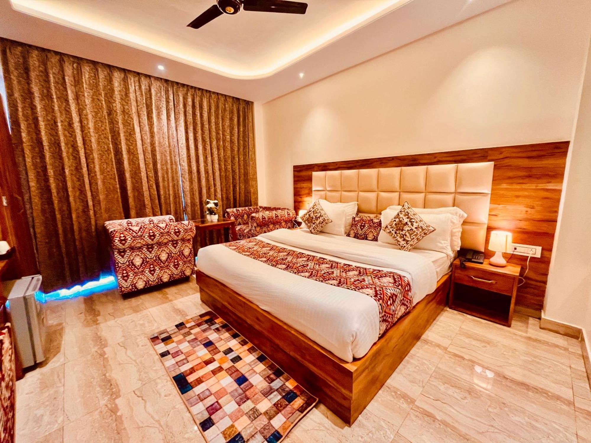Hotel Maclo Classic Luxury - Lavish & Luxury ! Big Parking ! Lift ! Balcony ! Prime Location ! Selling In Mcleod Ganj 4*