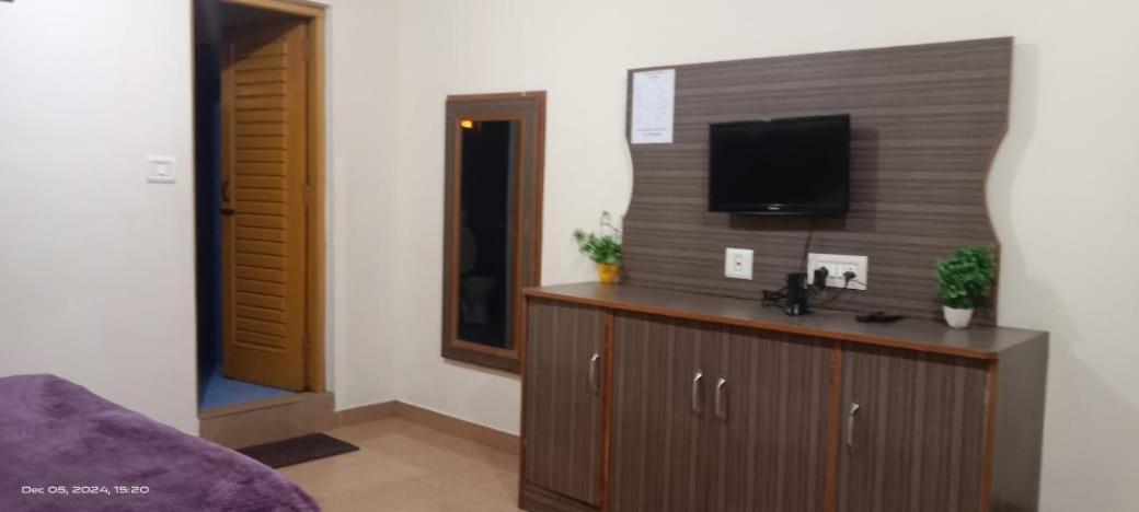 Lord Krishna Guest house Dharamshala