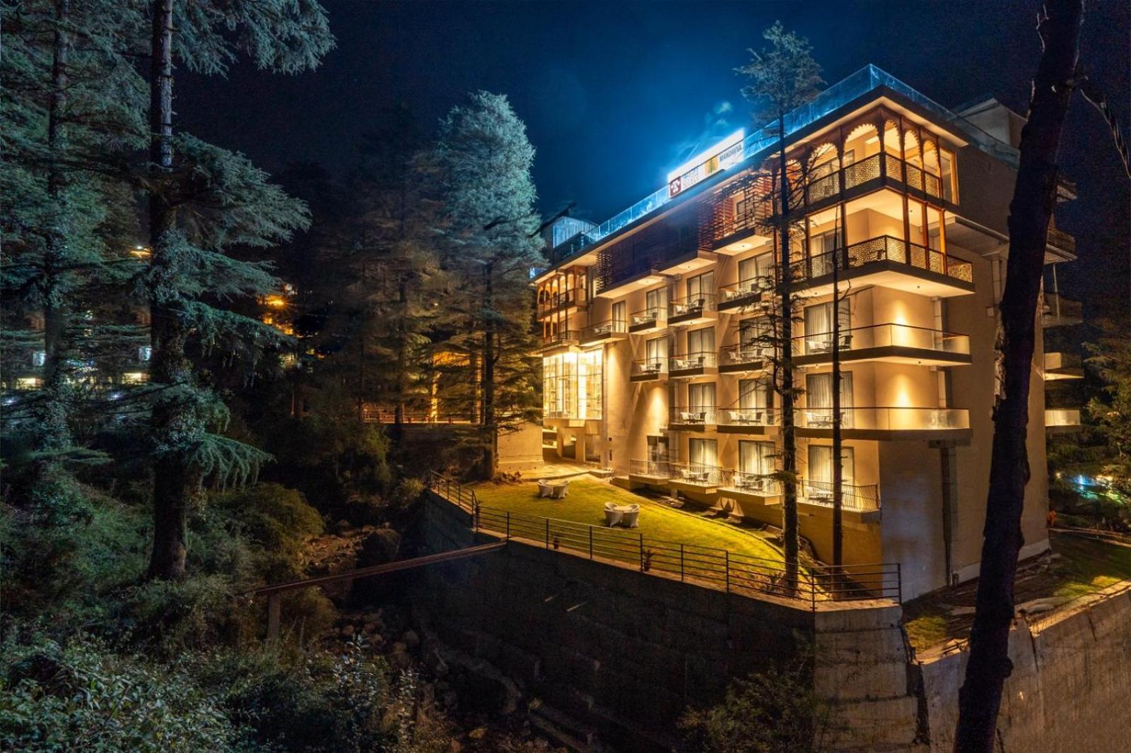 Hotel Mastiff Select Mandavya Dharamkot, Mcleodganj