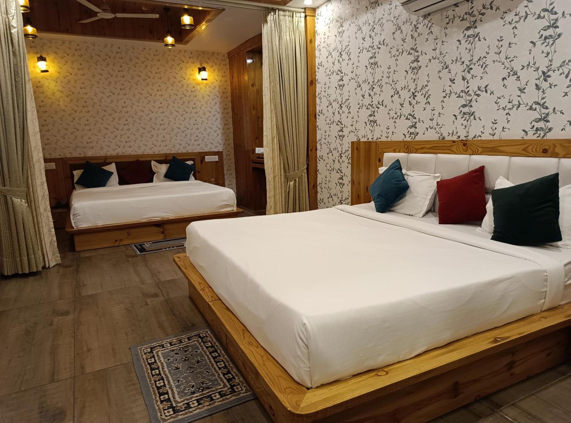 Hotel The Crown Dharamshala
