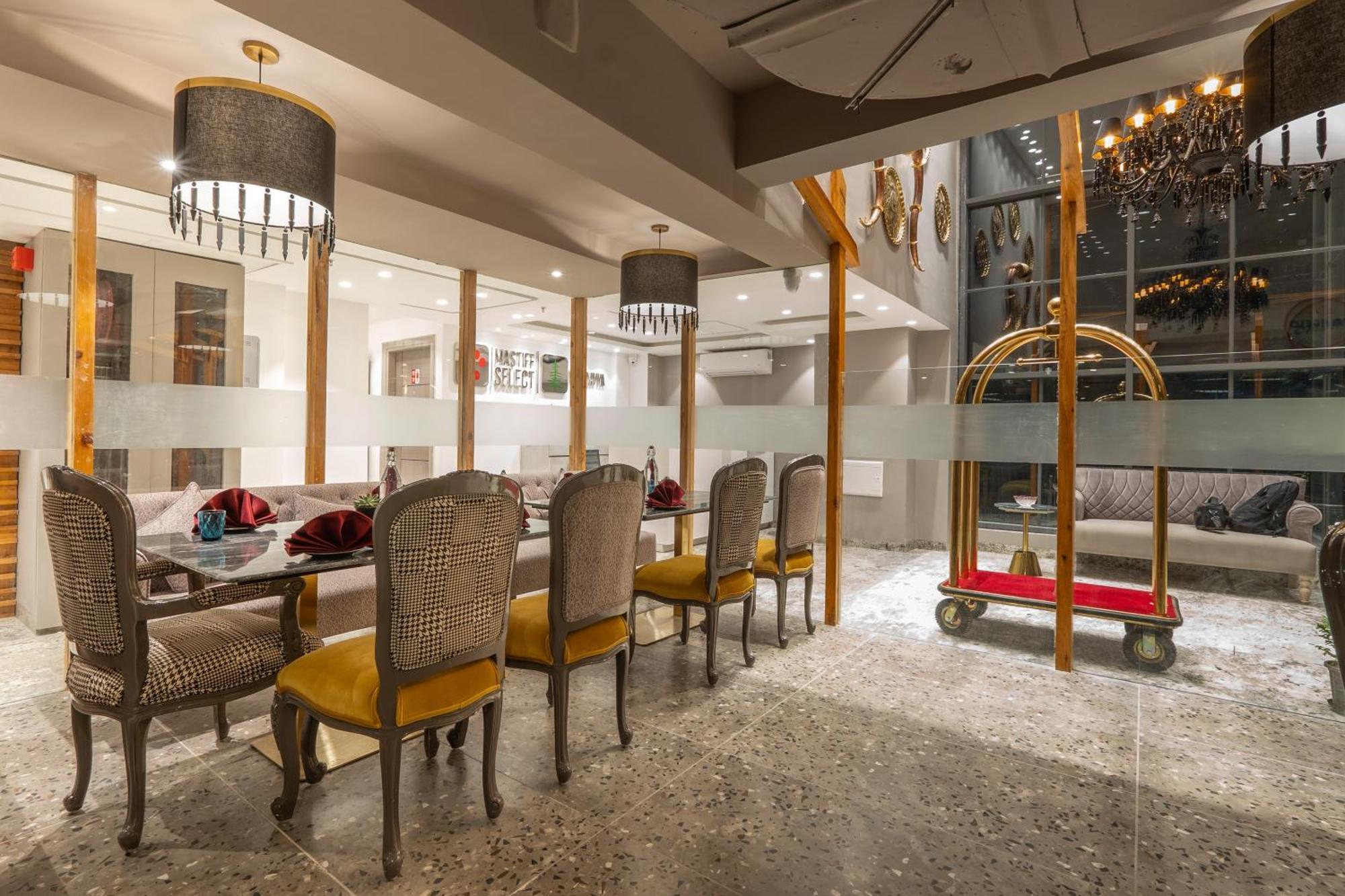 Hotel Mastiff Select Mandavya Dharamkot, Mcleodganj