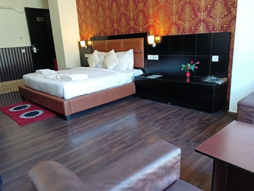 #the Vaikunth Mcleodganj Dhauladhaar View# Big Free Parking# Ac Centrally#elevator 4* Dharamshala