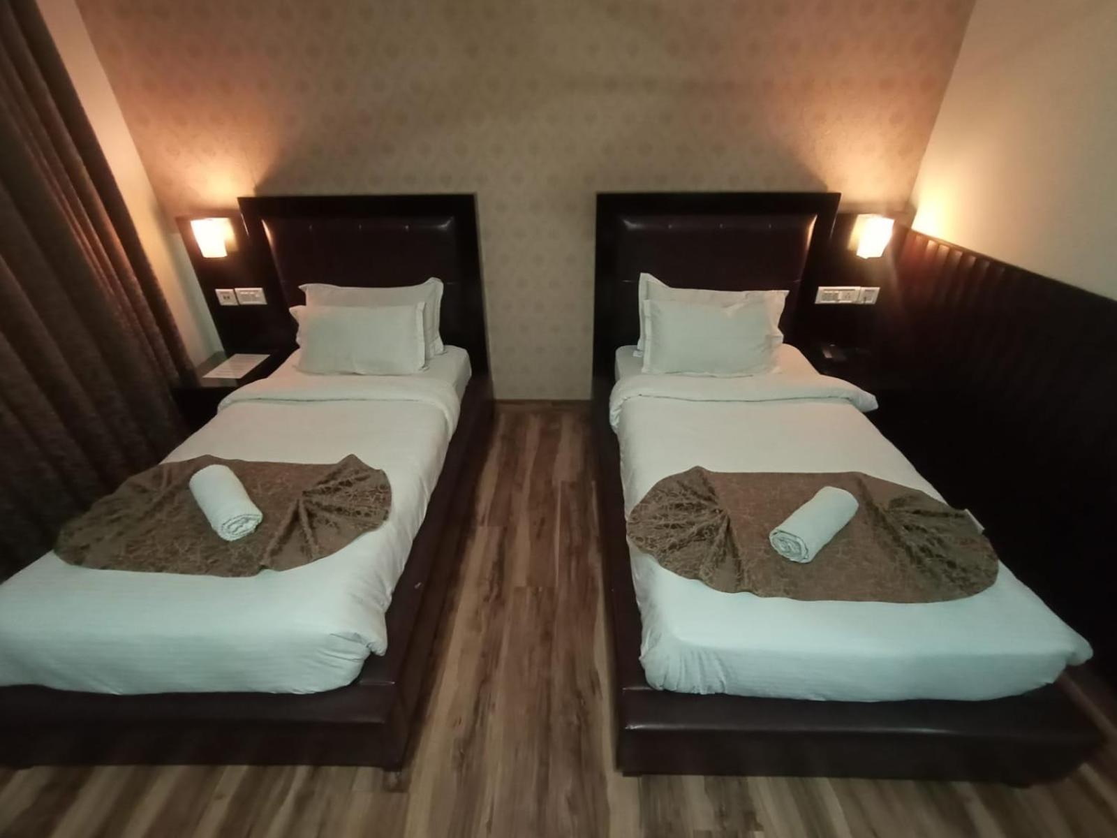 Hotel #the Vaikunth Mcleodganj Dhauladhaar View# Big Free Parking# Ac Centrally#elevator 4*