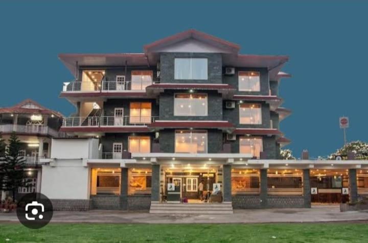 Hotel Paradise Sheela