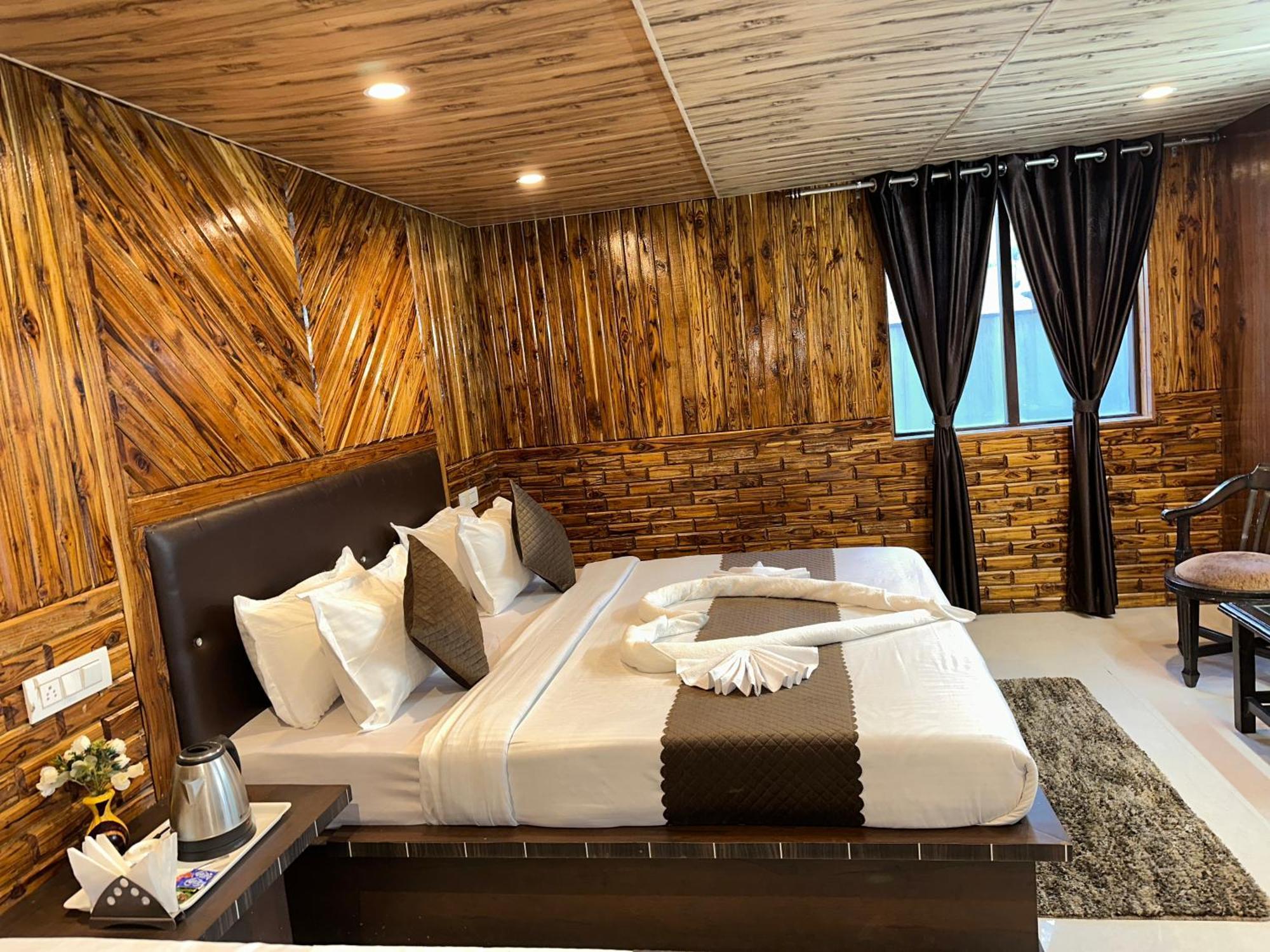 Him Residency Mcleodganj Homestay