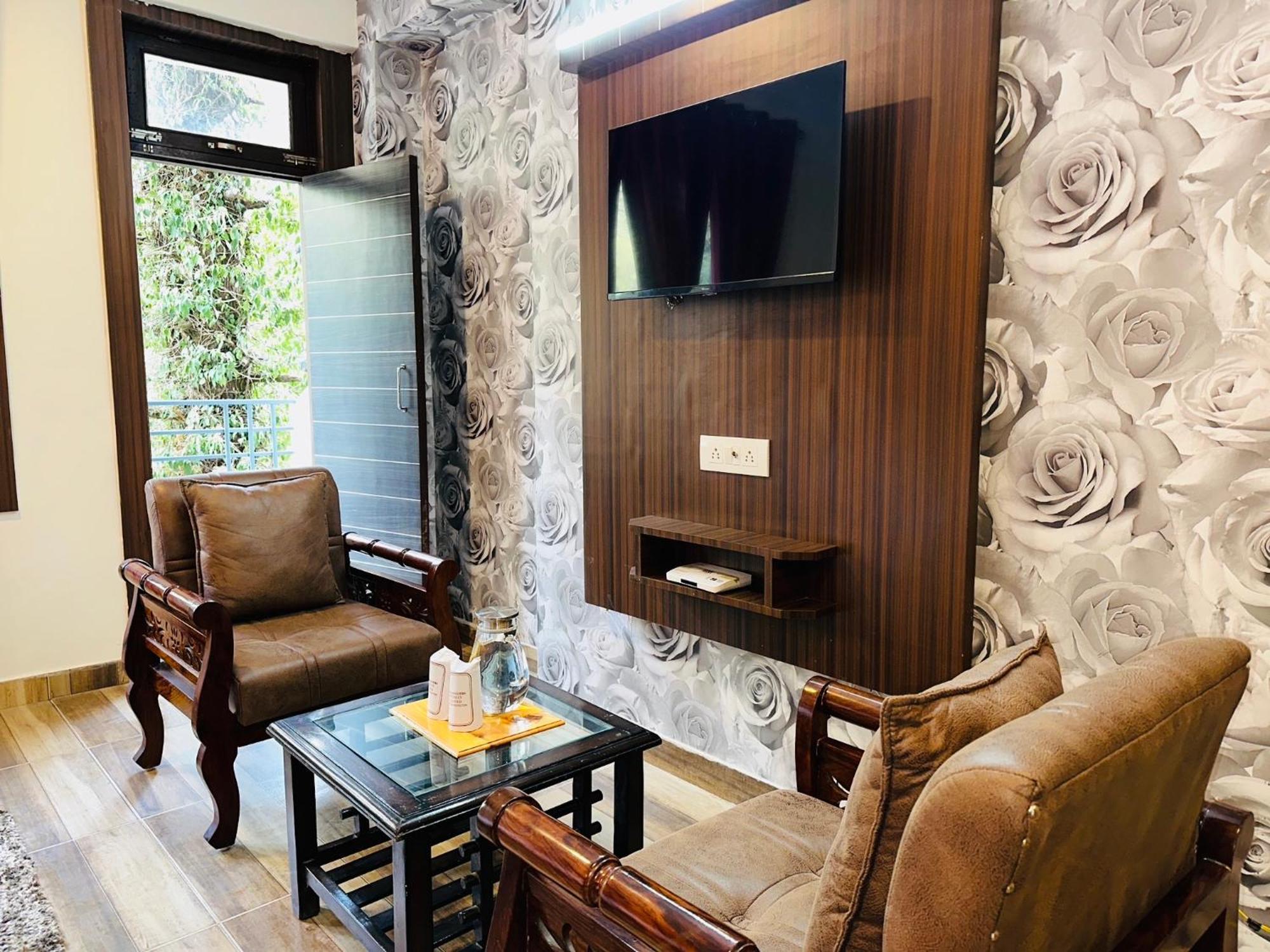 Him Residency Mcleodganj Homestay *
