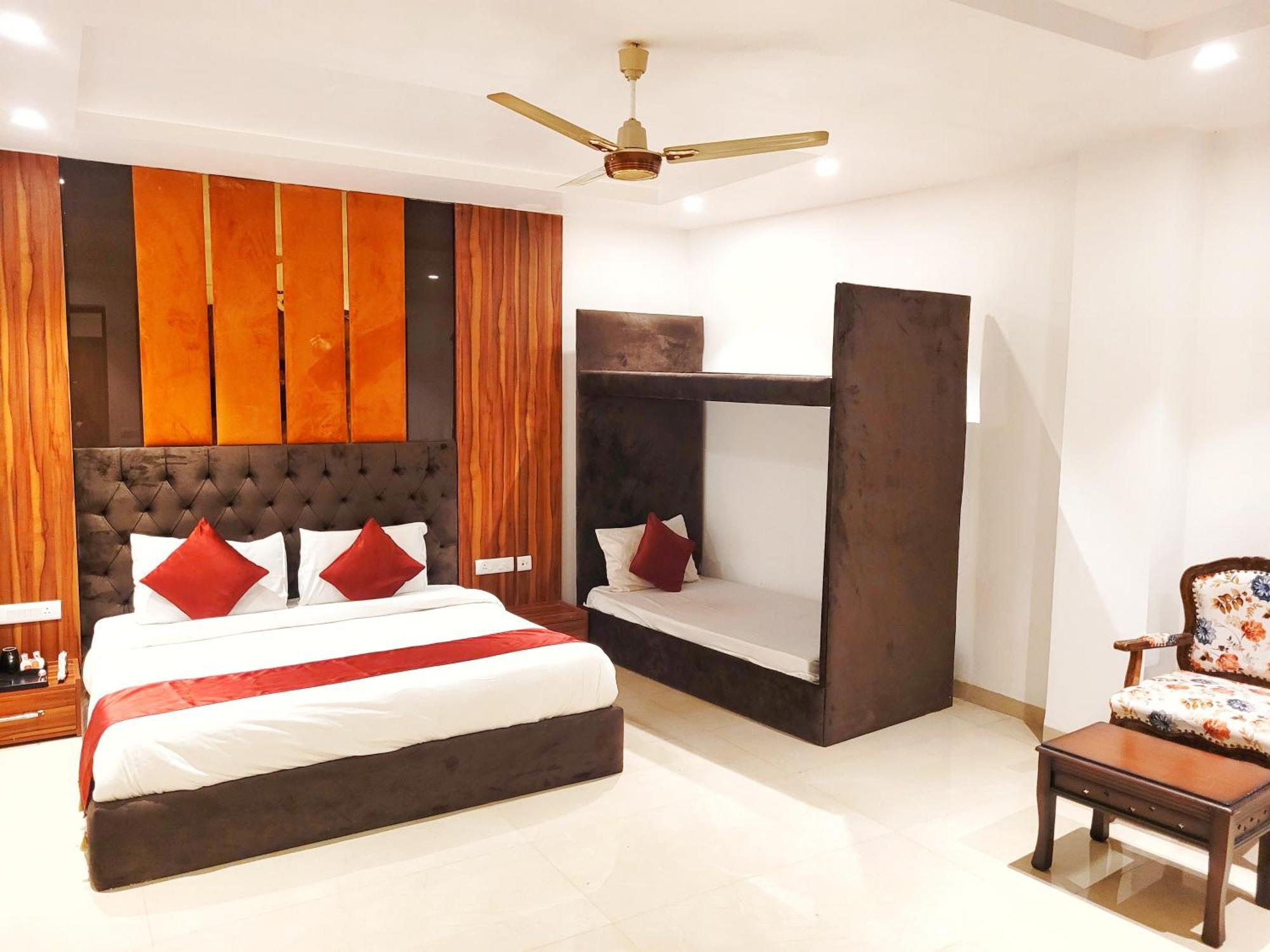 Hotel Rr & 3*