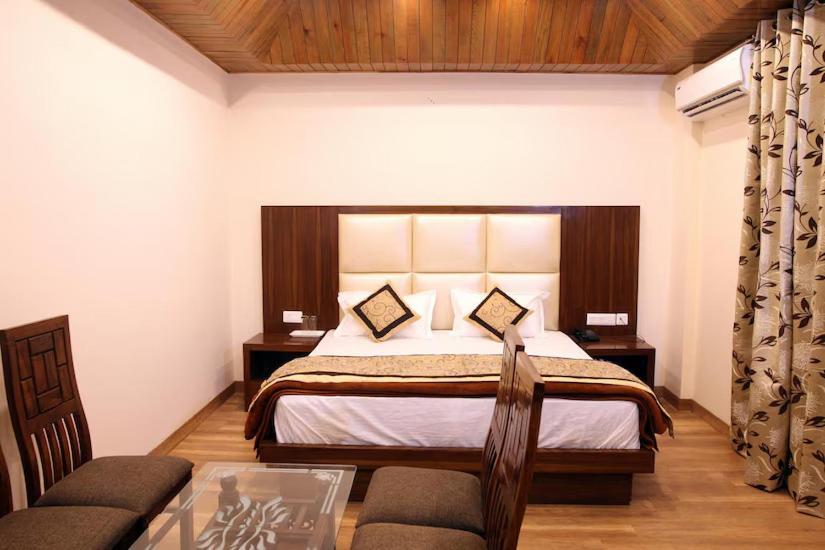 Paradise Sheela Hotel
