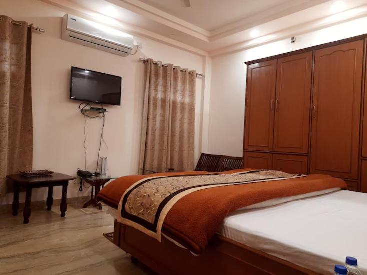 Paradise Sheela Hotel 3*