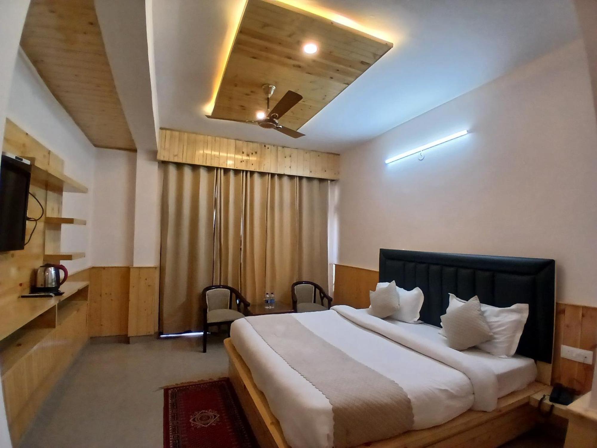 Hotel Hotel Cloud Height 2*