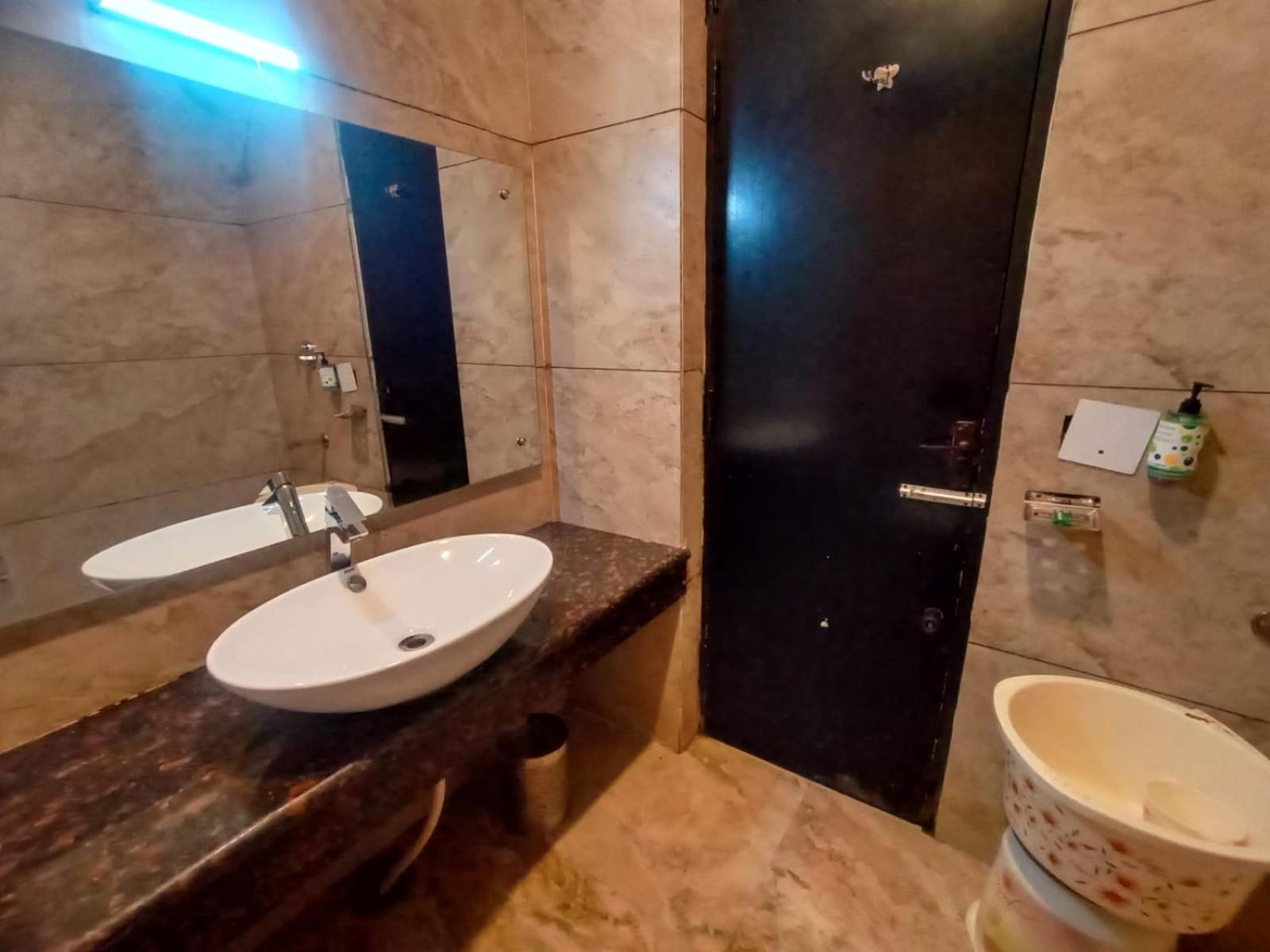Hotel #the Vaikunth Mcleodganj Dhauladhaar View# Big Free Parking# Ac Centrally#elevator 4*
