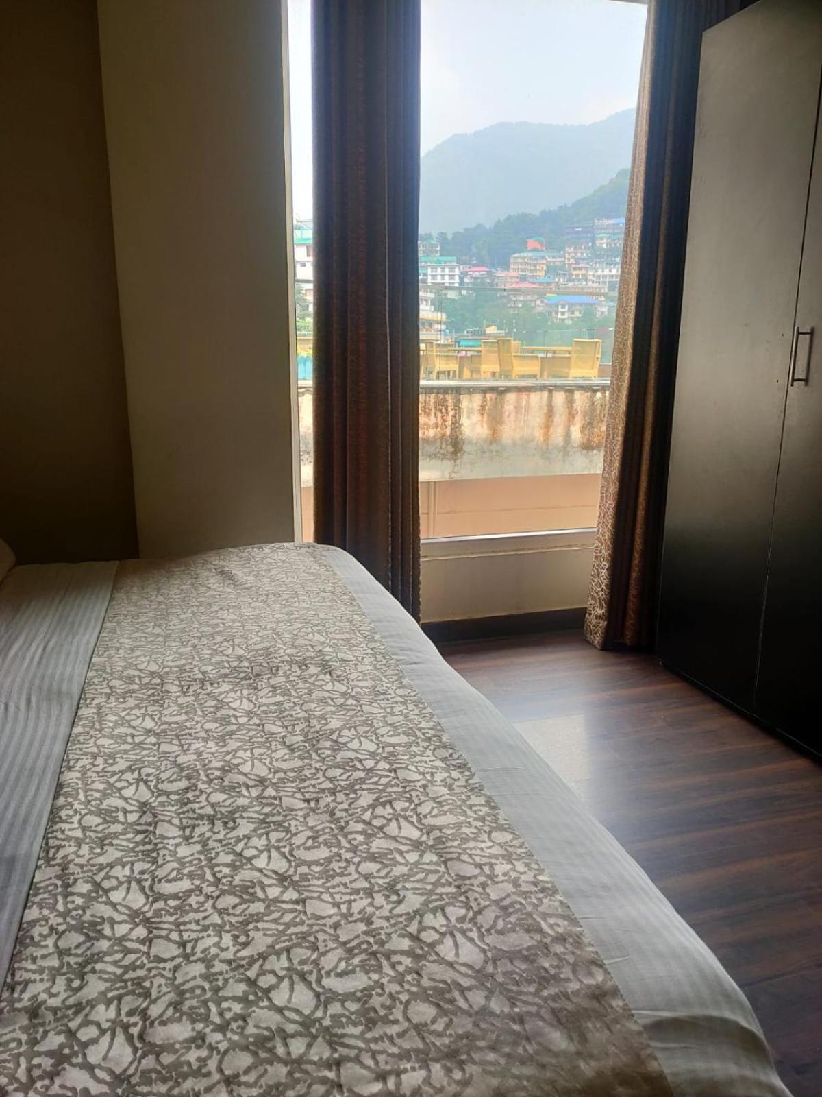 #the Vaikunth Mcleodganj Dhauladhaar View# Big Free Parking# Ac Centrally#elevator