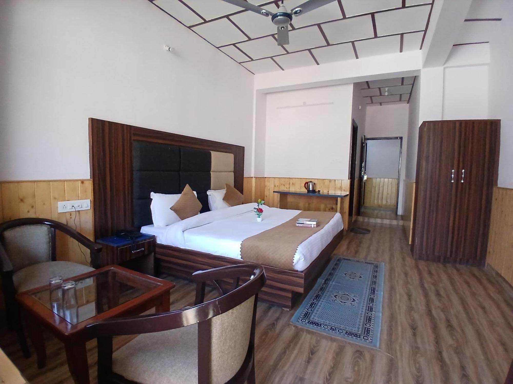Hotel Cloud Height Hotel Dharamshala