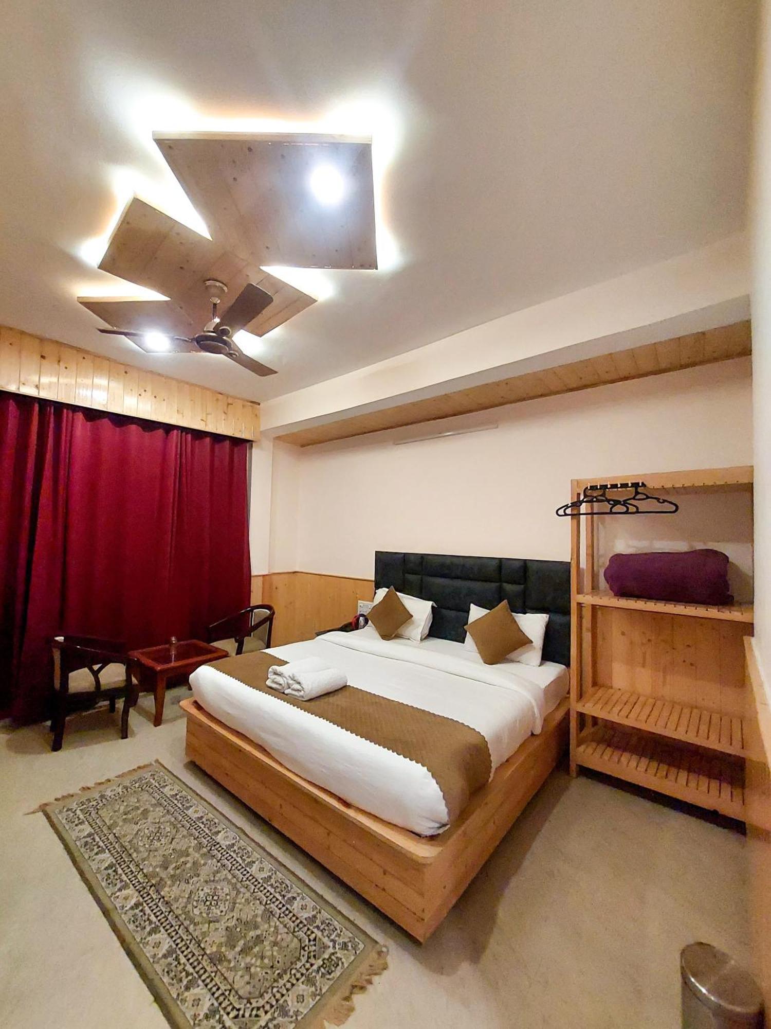 Hotel Hotel Cloud Height