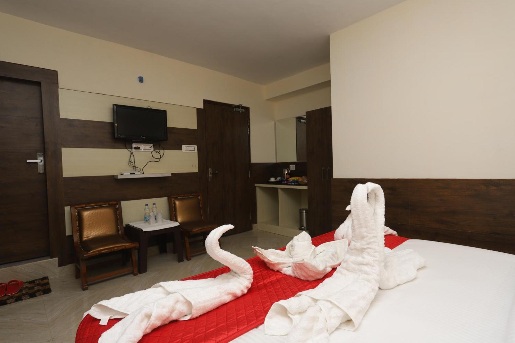 Grand Nest Hotel 3*