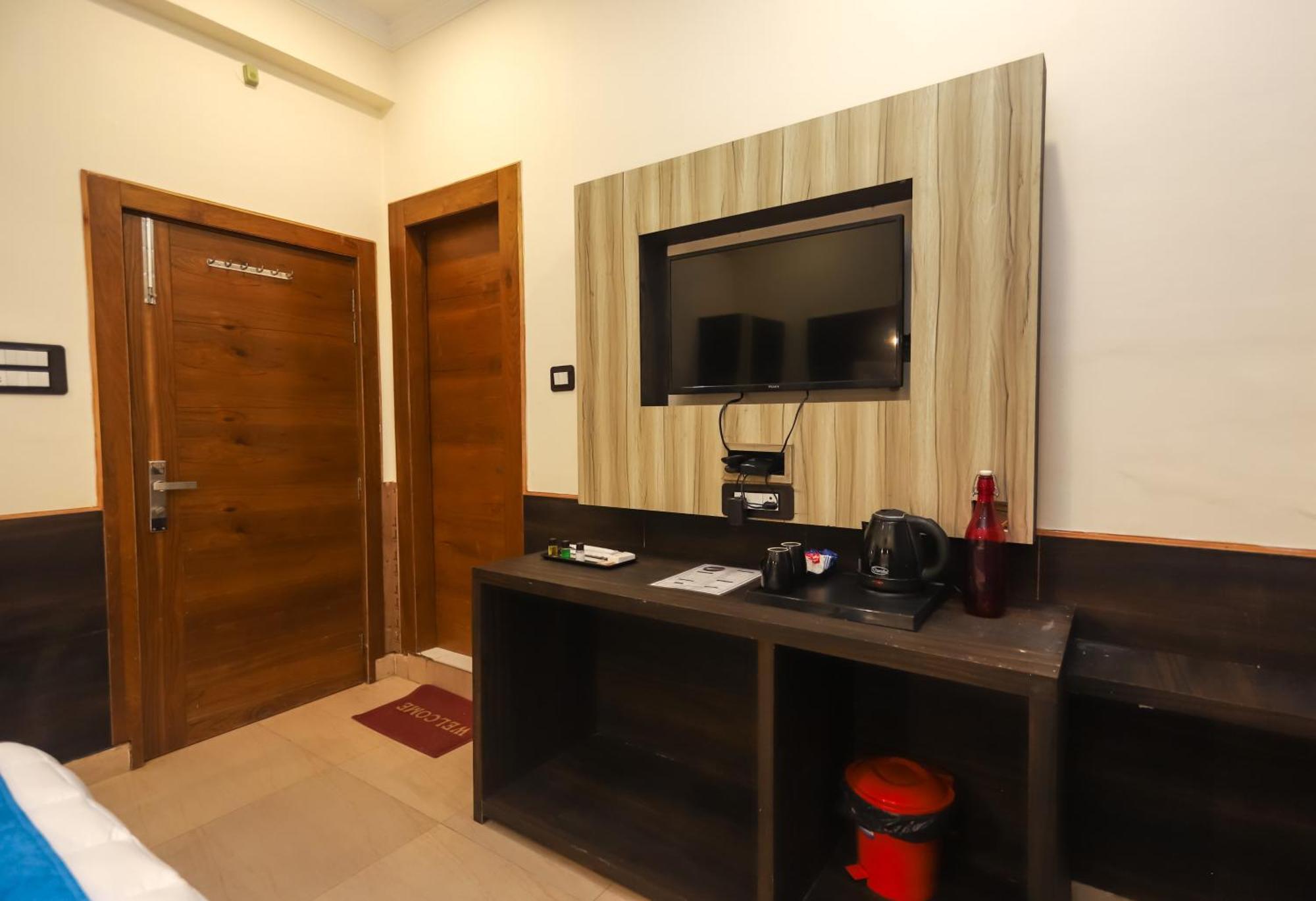 Grand Nest Hotel