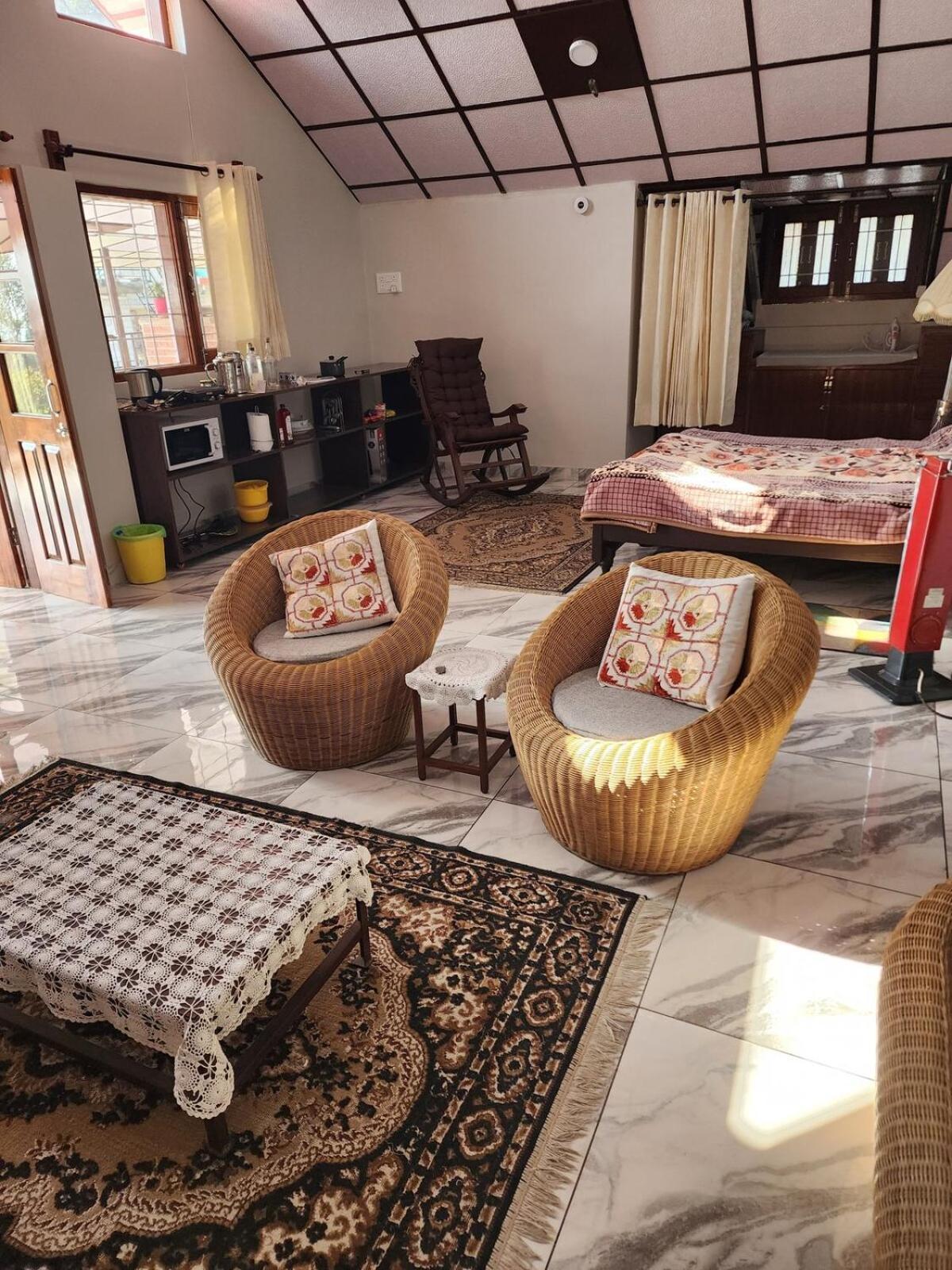 Apartment Entire Floor With Big Living Space In