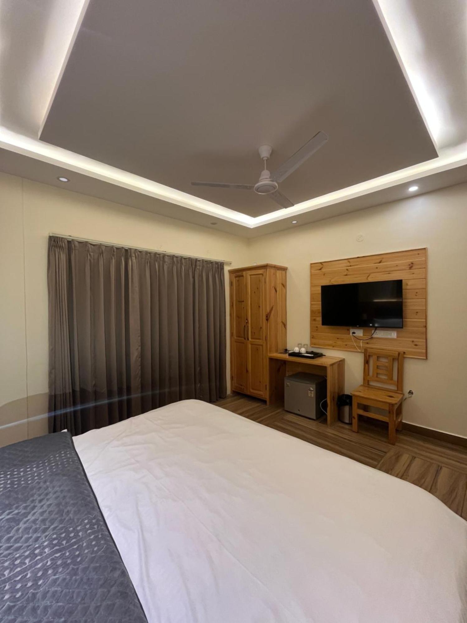 Heryk Hillview Hotel