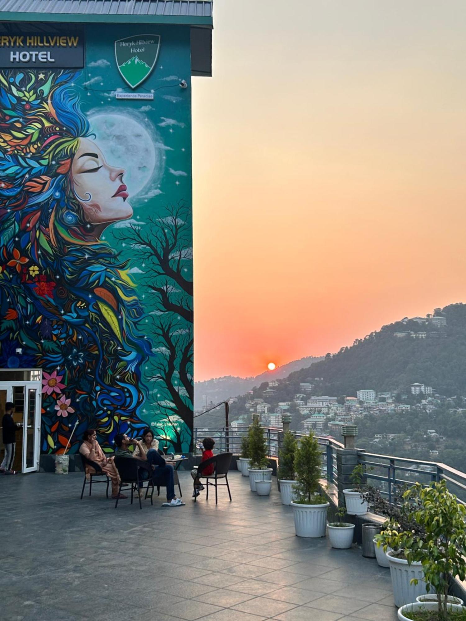 Heryk Hillview Hotel 3*