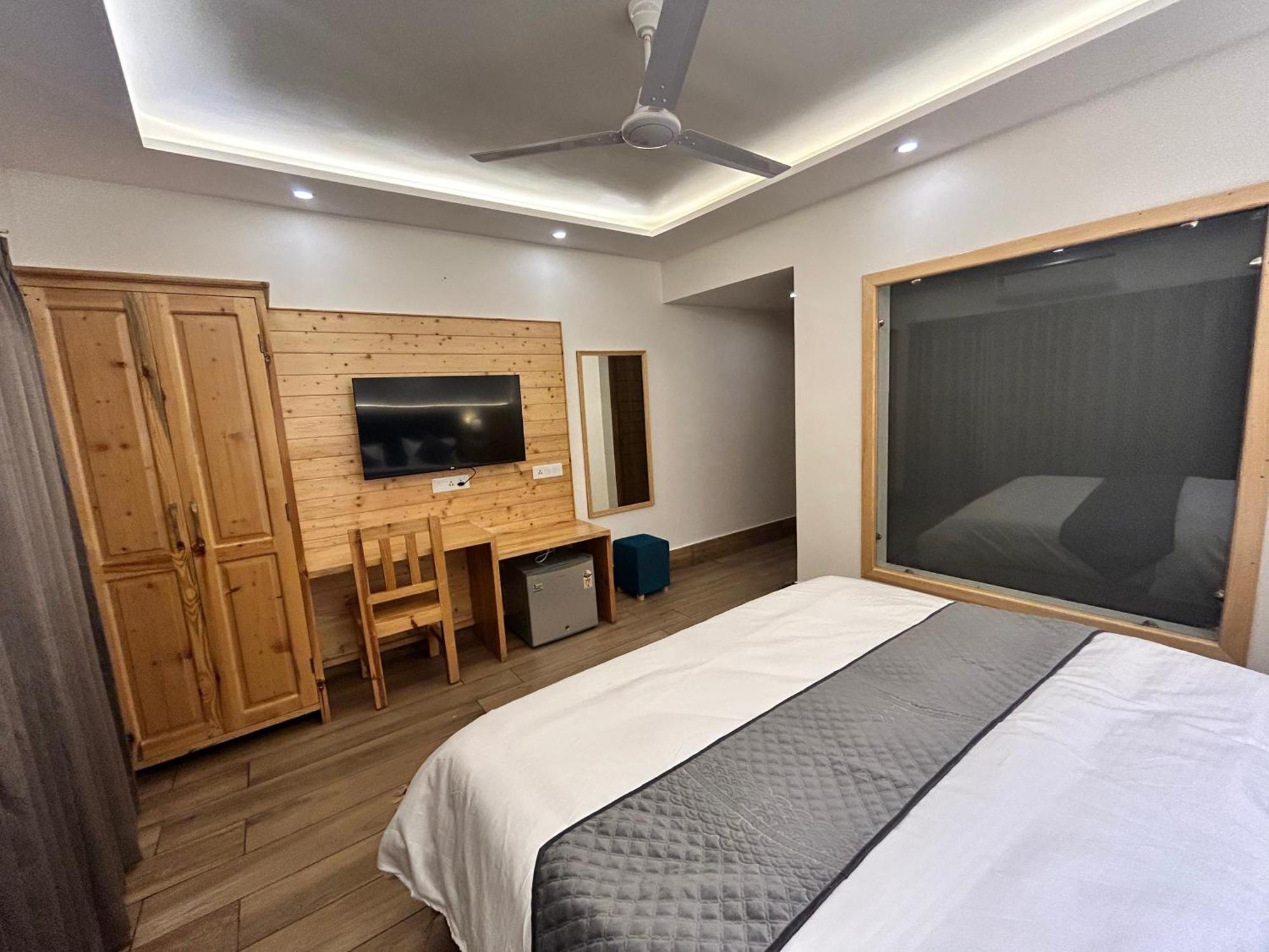 Hotel Heryk Hillview 3*