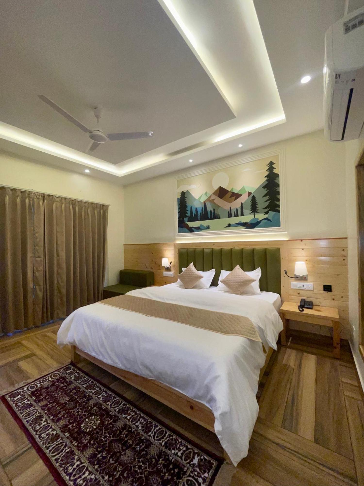 Hotel Heryk Hillview