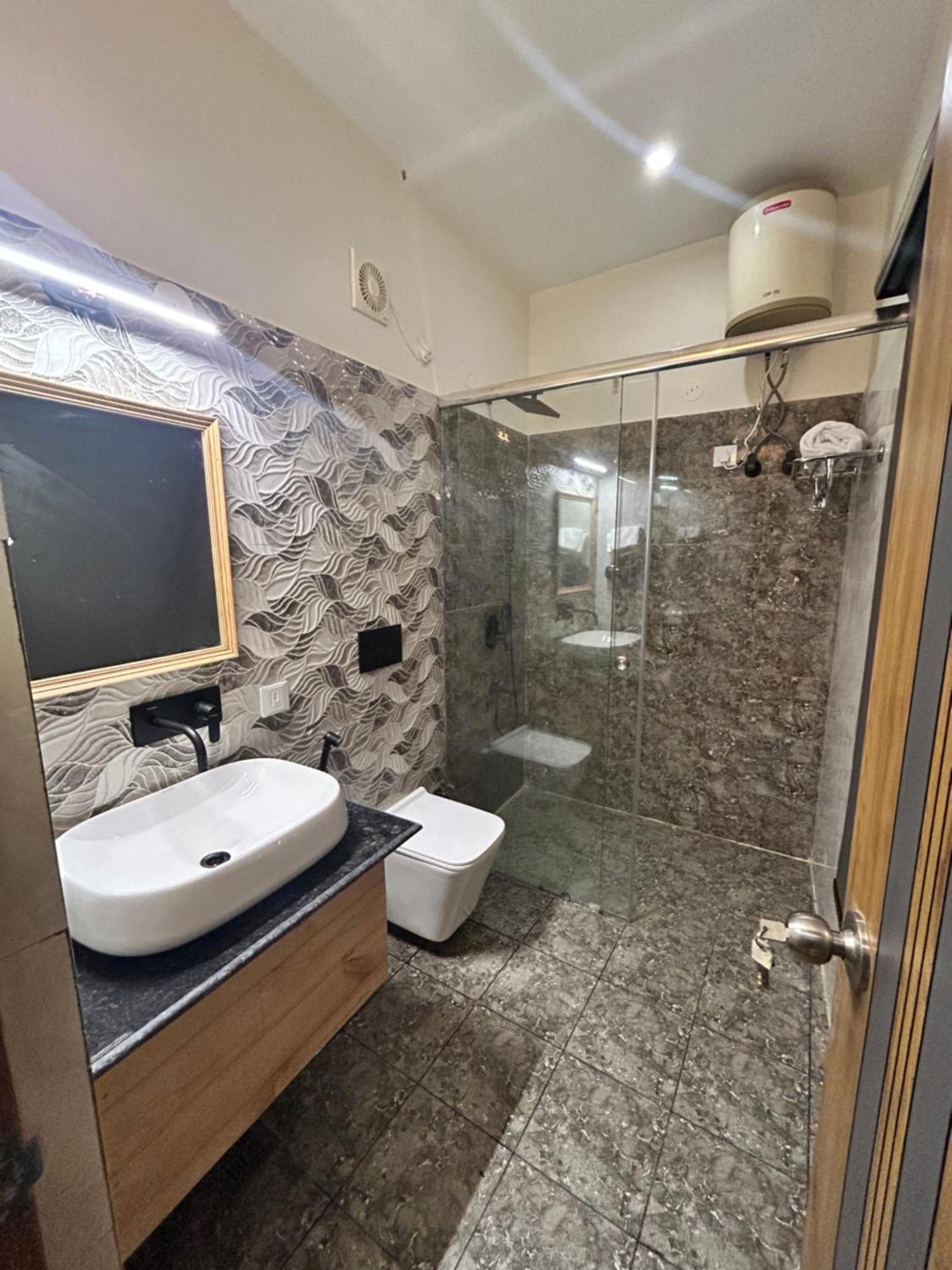 Hotel Heryk Hillview 3*