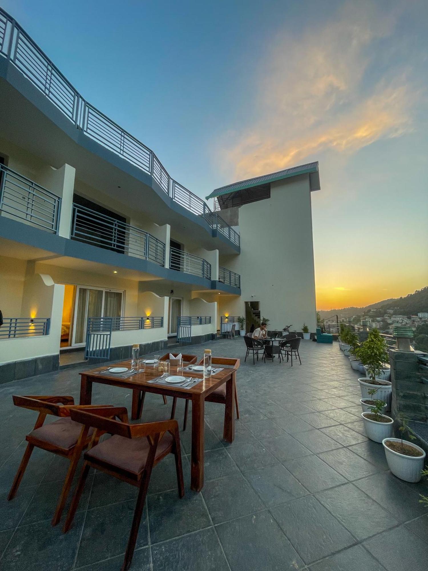 Hotel Heryk Hillview