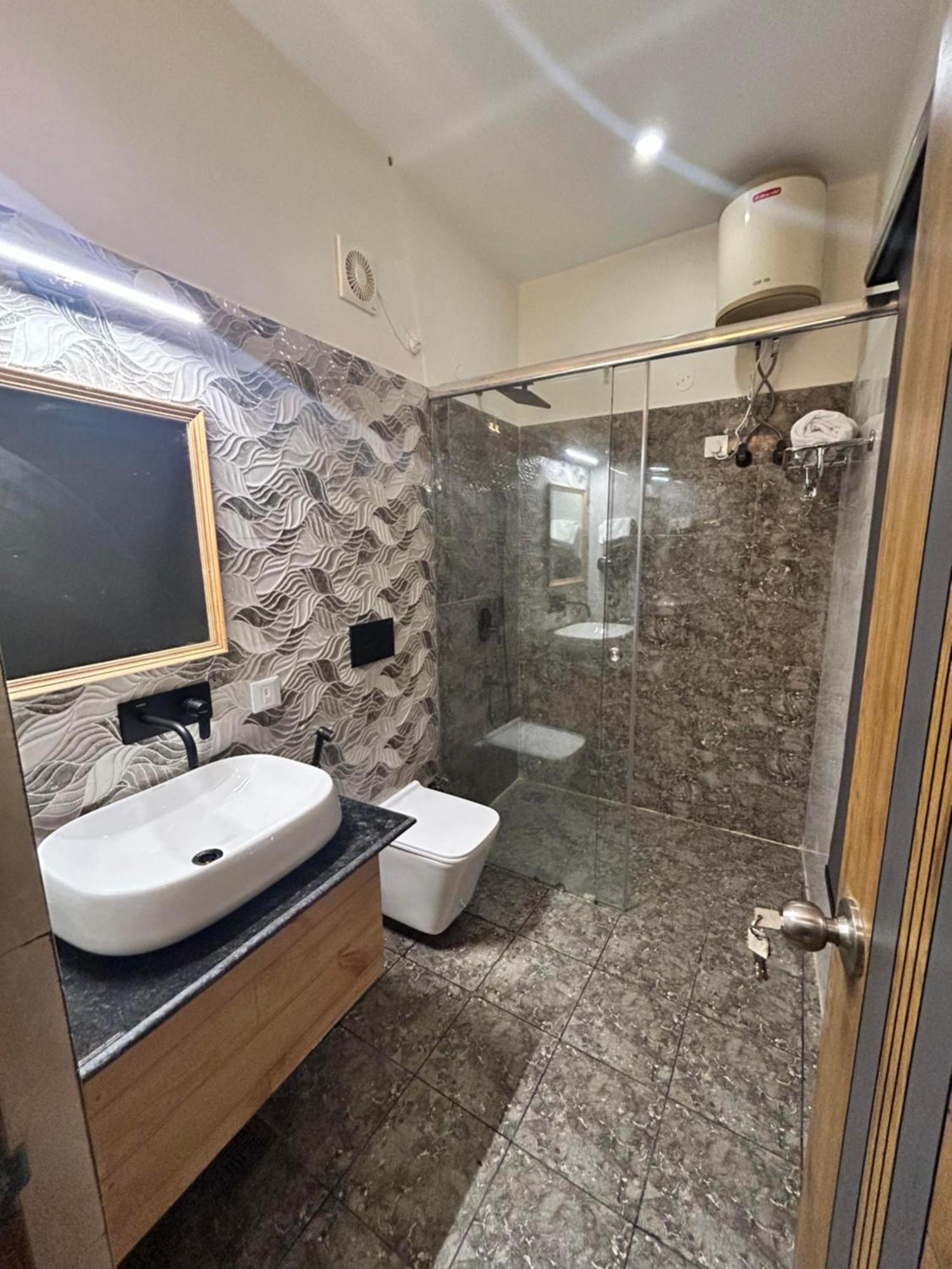 Heryk Hillview 3* Dharamshala