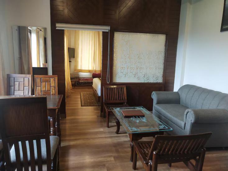 Hotel Paradise Sheela Dharamshala