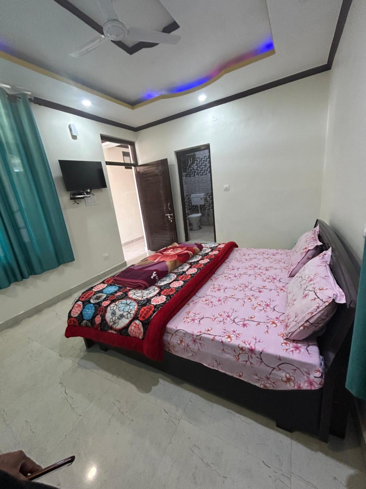 Snowwhite Homestay *
