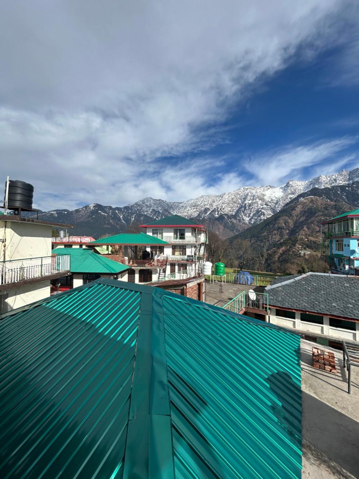 Snowwhite Homestay *