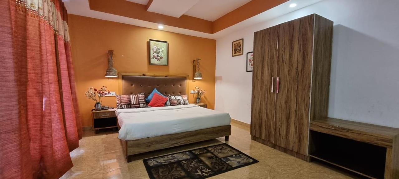Nandini Hotel