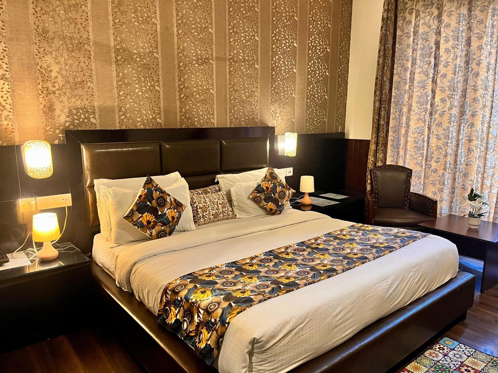 Hotel The Vaikunth Mcleodganj #centrally Heated & Air Cooled #scenic Mountain View #big Parking #on Mall Road #top Rated #most Awarded #premium #bar #terrace #lift #property Of The Year