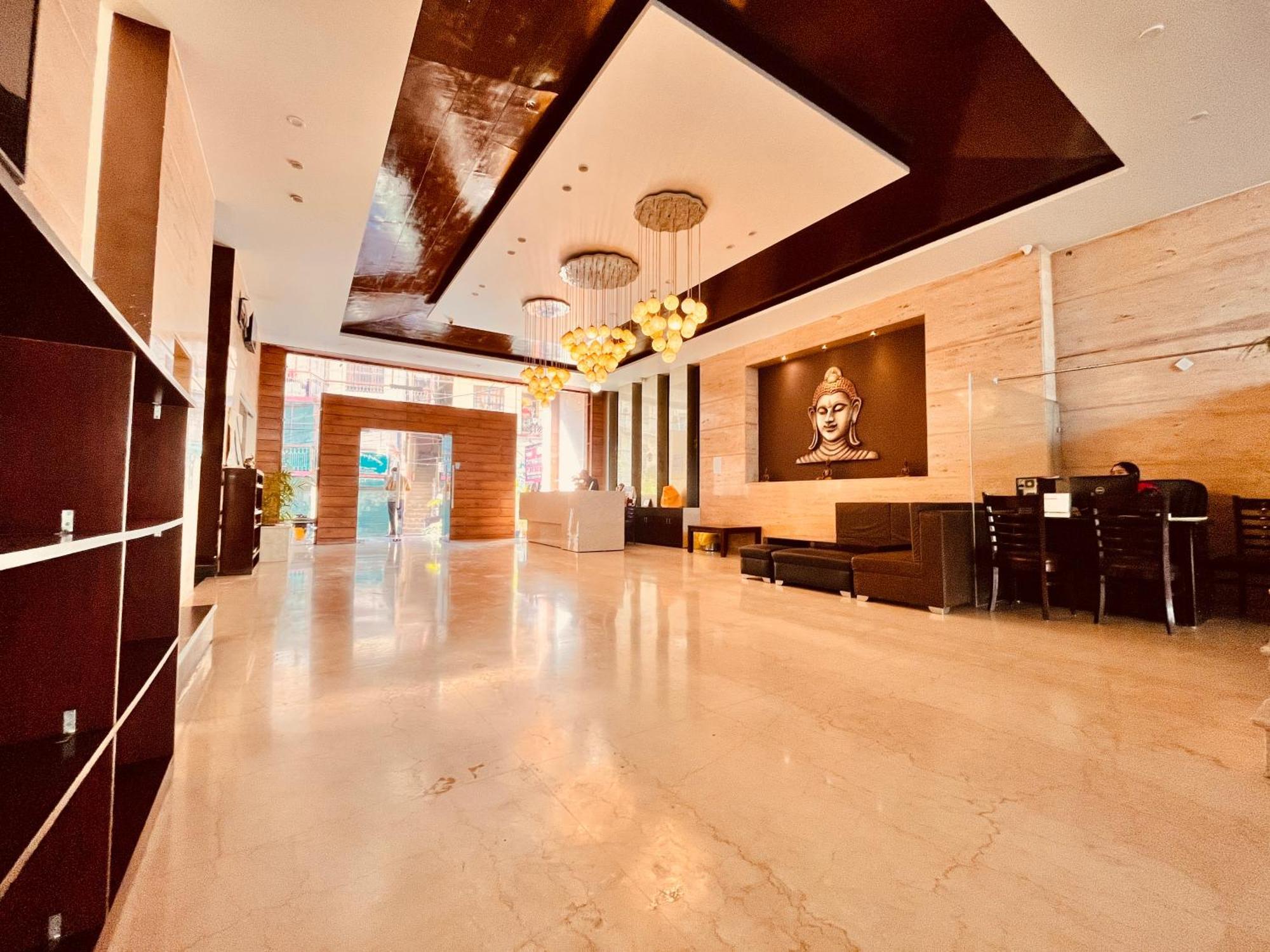 The Vaikunth Mcleodganj #centrally Heated & Air Cooled #scenic Mountain View #big Parking #on Mall Road #top Rated #most Awarded #premium #bar #terrace #lift #property Of The Year Hotel 4*