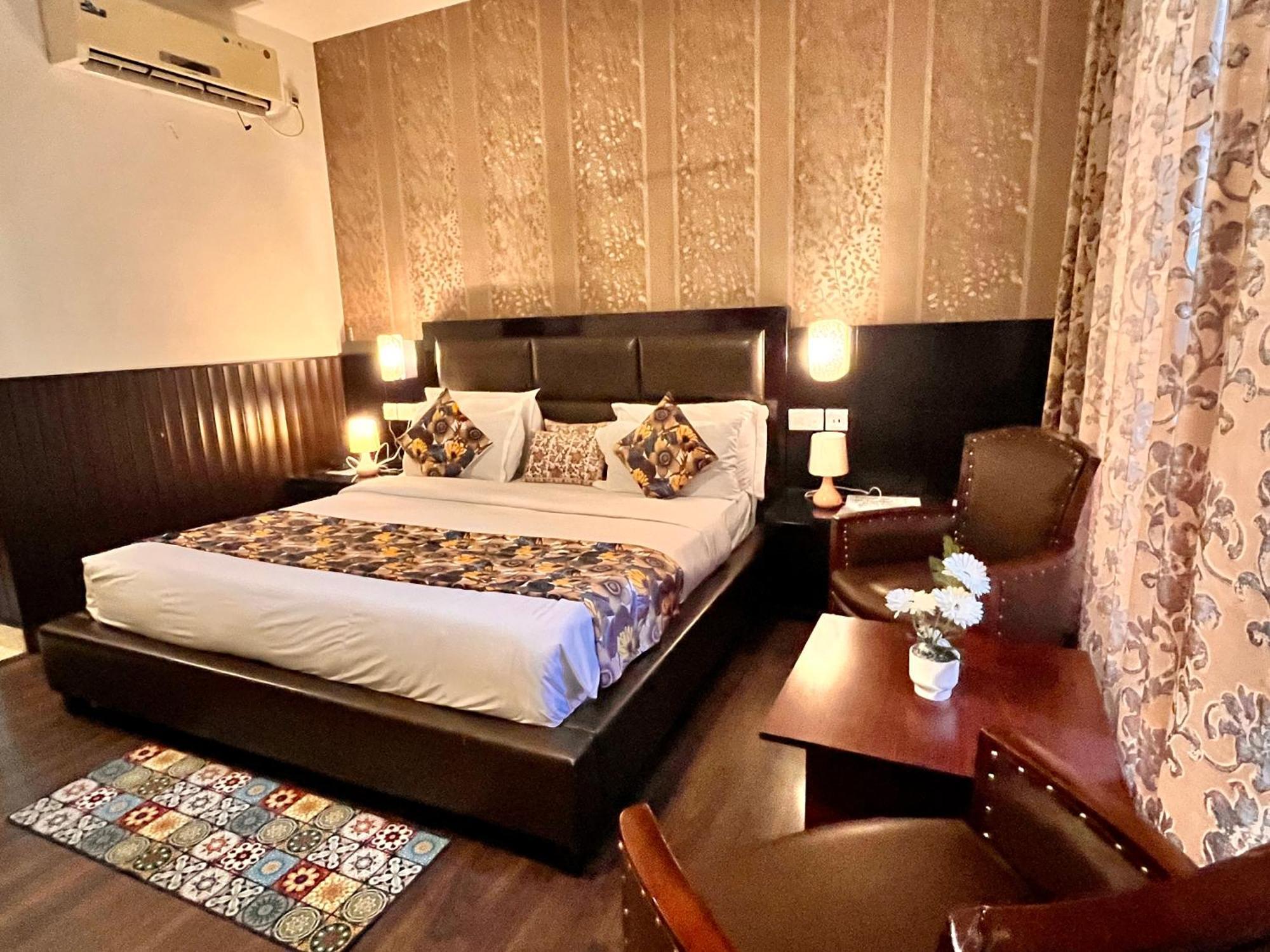 The Vaikunth Mcleodganj #centrally Heated & Air Cooled #scenic Mountain View #big Parking #on Mall Road #top Rated #most Awarded #premium #bar #terrace #lift #property Of The Year 4*