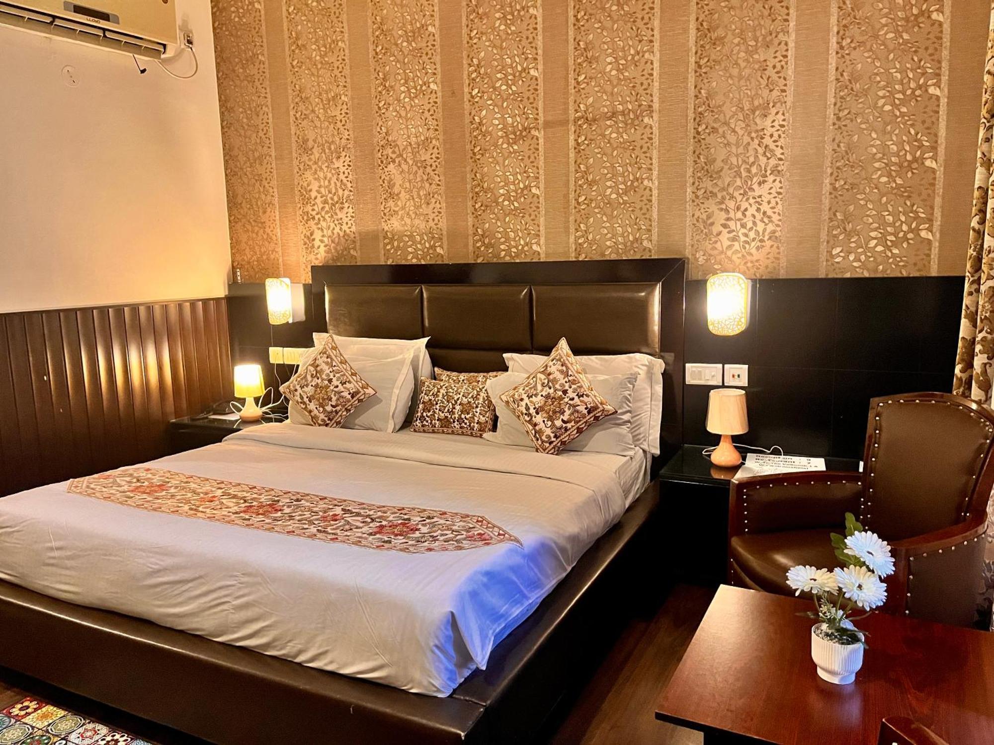 The Vaikunth Mcleodganj #centrally Heated & Air Cooled #scenic Mountain View #big Parking #on Mall Road #top Rated #most Awarded #premium #bar #terrace #lift #property Of The Year Hotel