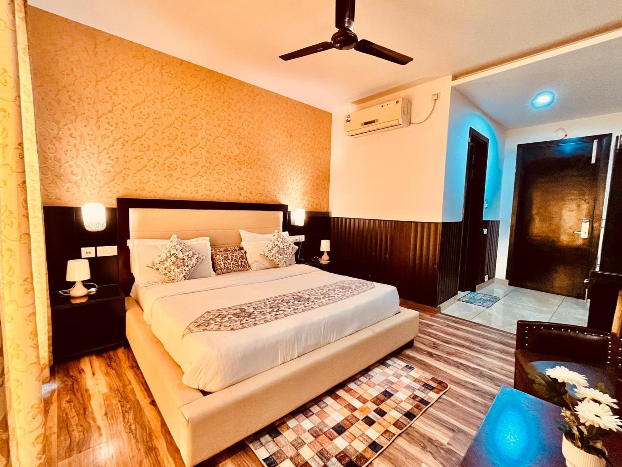 The Vaikunth Mcleodganj #centrally Heated & Air Cooled #scenic Mountain View #big Parking #on Mall Road #top Rated #most Awarded #premium #bar #terrace #lift #property Of The Year Hotel Dharamshala