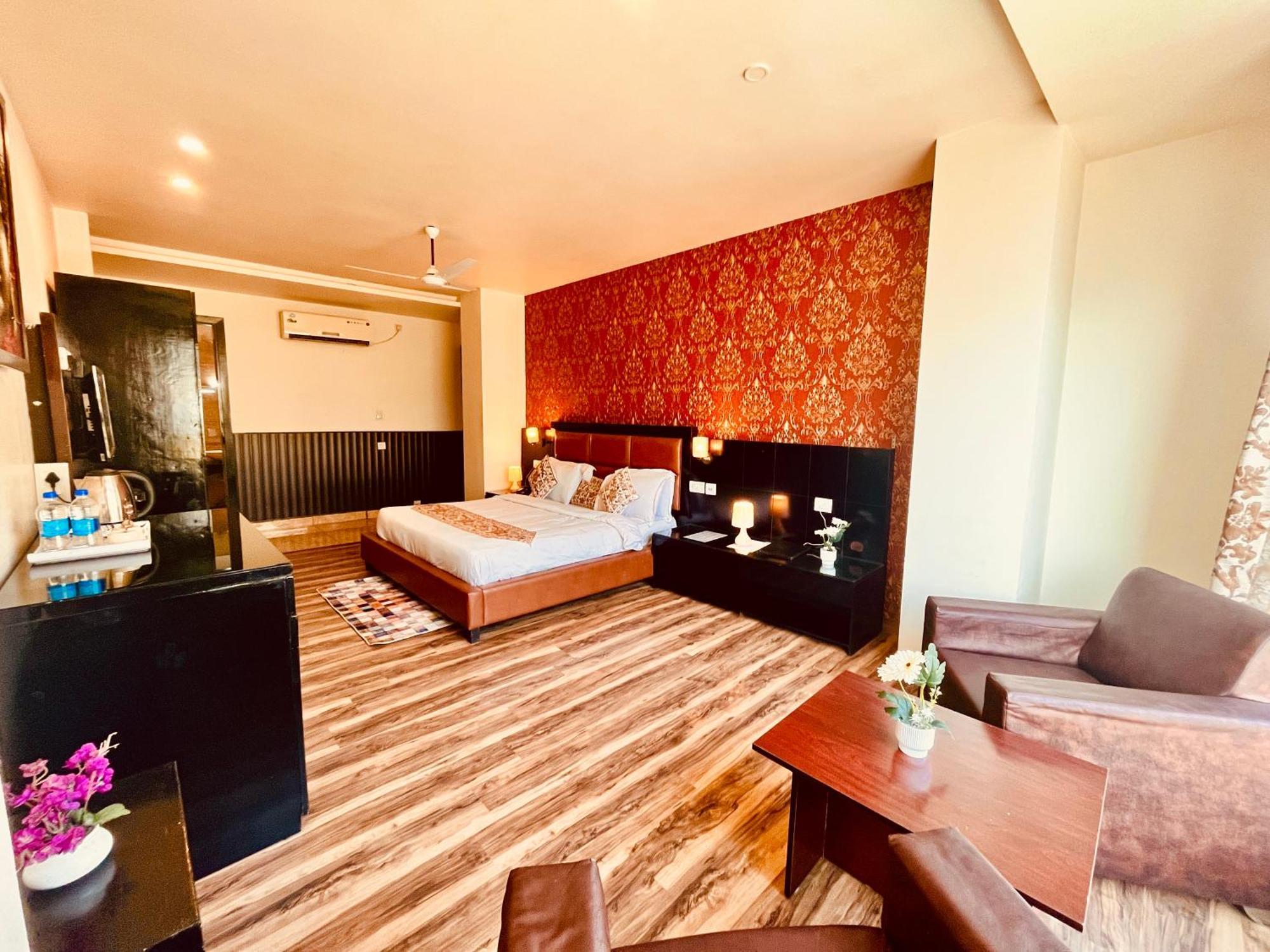 Hotel The Vaikunth Mcleodganj #centrally Heated & Air Cooled #scenic Mountain View #big Parking #on Mall Road #top Rated #most Awarded #premium #bar #terrace #lift #property Of The Year 4*