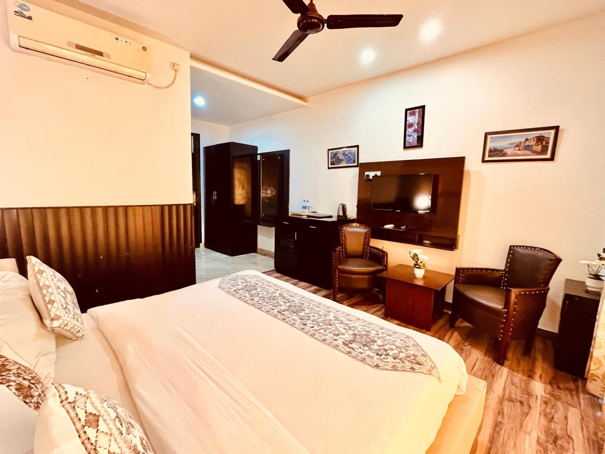 The Vaikunth Mcleodganj #centrally Heated & Air Cooled #scenic Mountain View #big Parking #on Mall Road #top Rated #most Awarded #premium #bar #terrace #lift #property Of The Year Hotel Dharamshala
