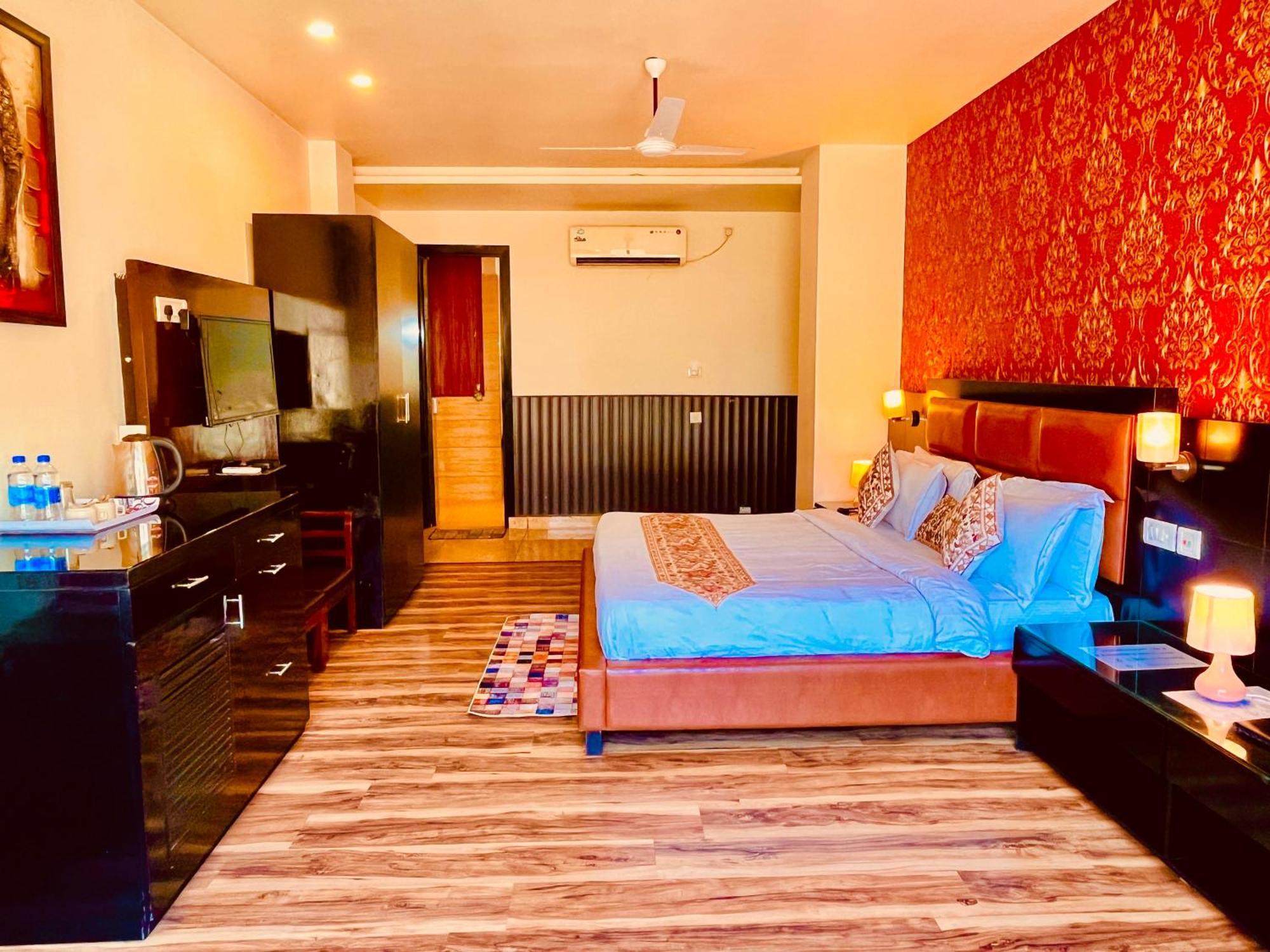 The Vaikunth Mcleodganj #centrally Heated & Air Cooled #scenic Mountain View #big Parking #on Mall Road #top Rated #most Awarded #premium #bar #terrace #lift #property Of The Year Hotel 4*