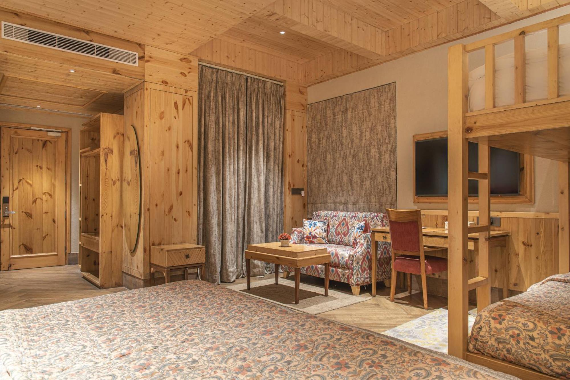 Echor Mandara Treevilla Hotel *
