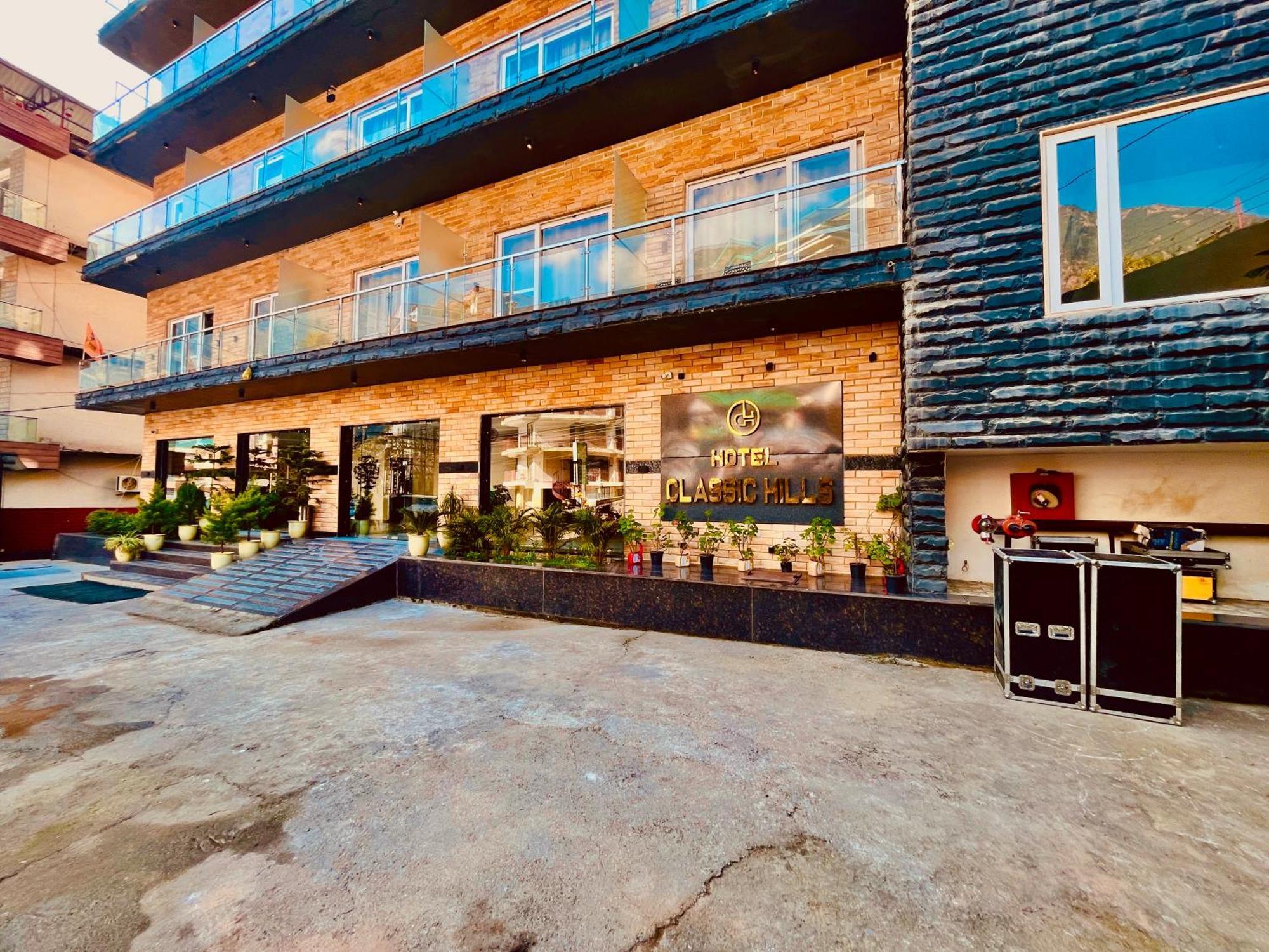 Maclo Classic Luxury - Lavish & Luxury ! Big Parking ! Lift ! All Balcony ! Prime Location ! Top Selling Property In Mcleod Ganj Dharamshala