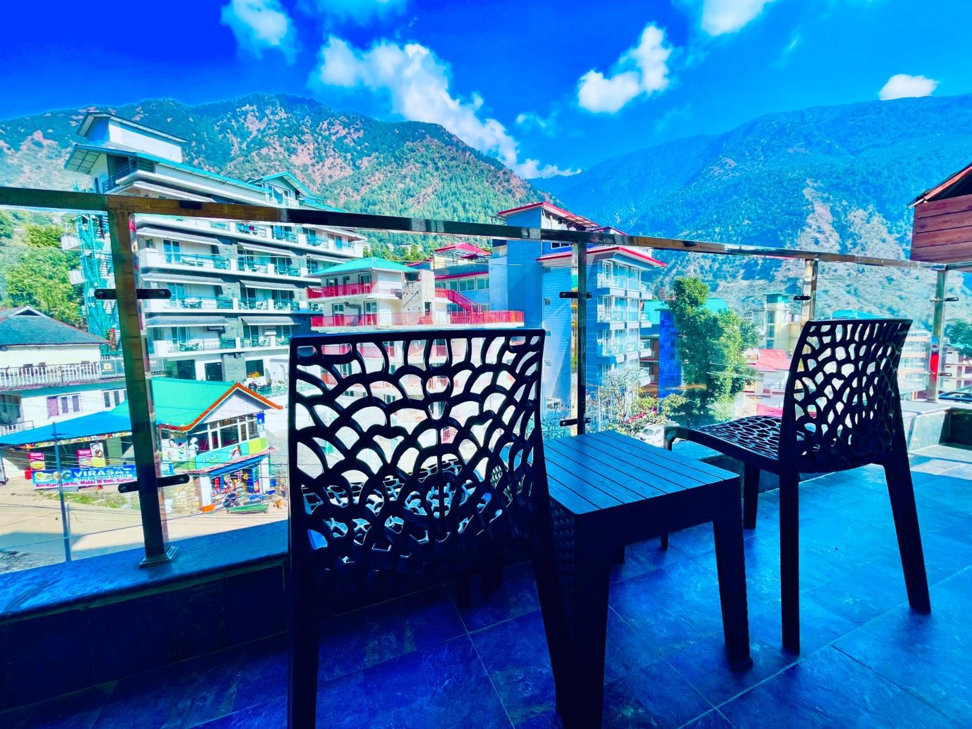 Maclo Classic Luxury - Lavish & Luxury ! Big Parking ! Lift ! All Balcony ! Prime Location ! Top Selling Property In Mcleod Ganj Hotel