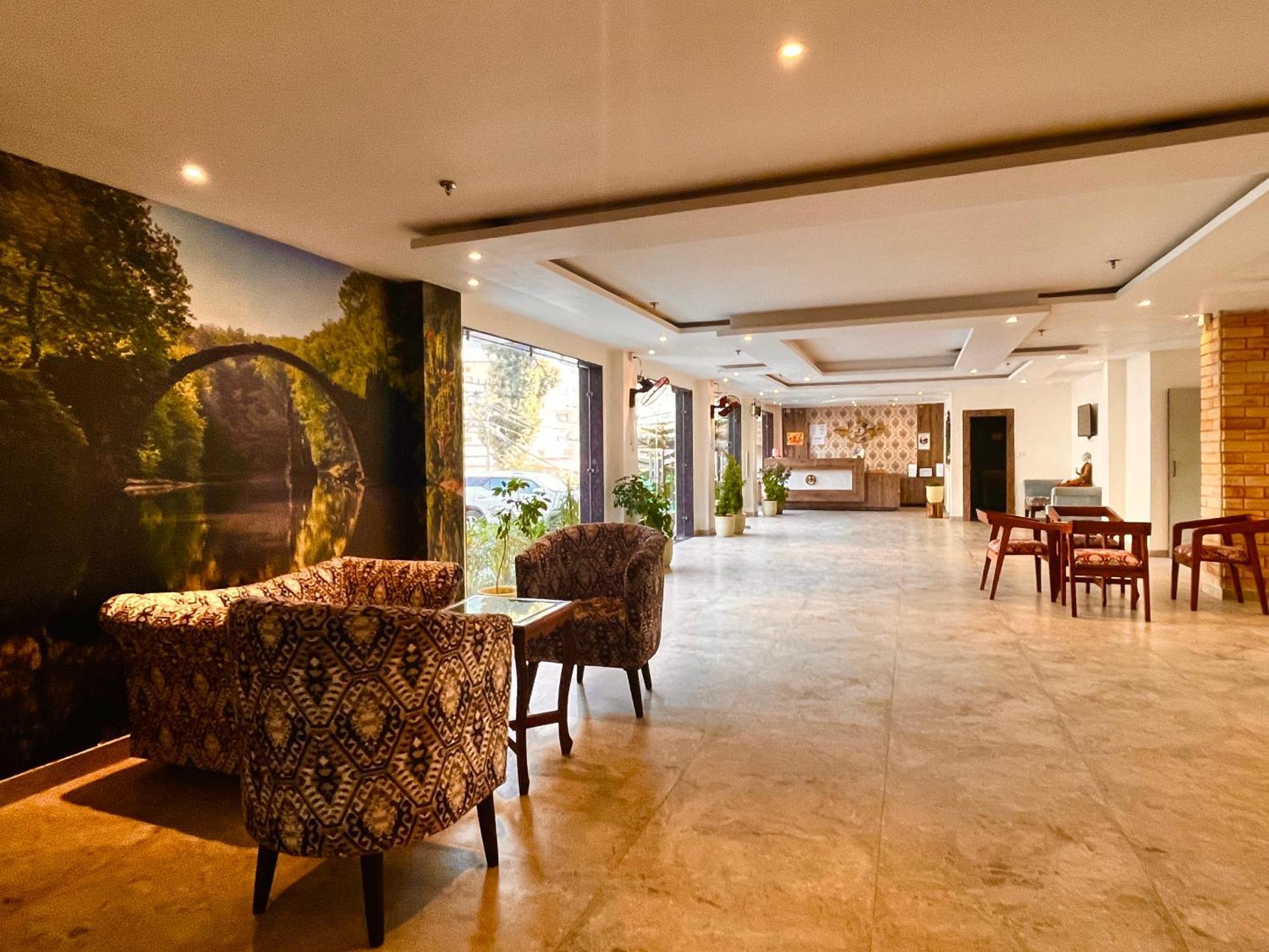 Maclo Classic Luxury - Lavish & Luxury ! Big Parking ! Lift ! All Balcony ! Prime Location ! Top Selling Property In Mcleod Ganj