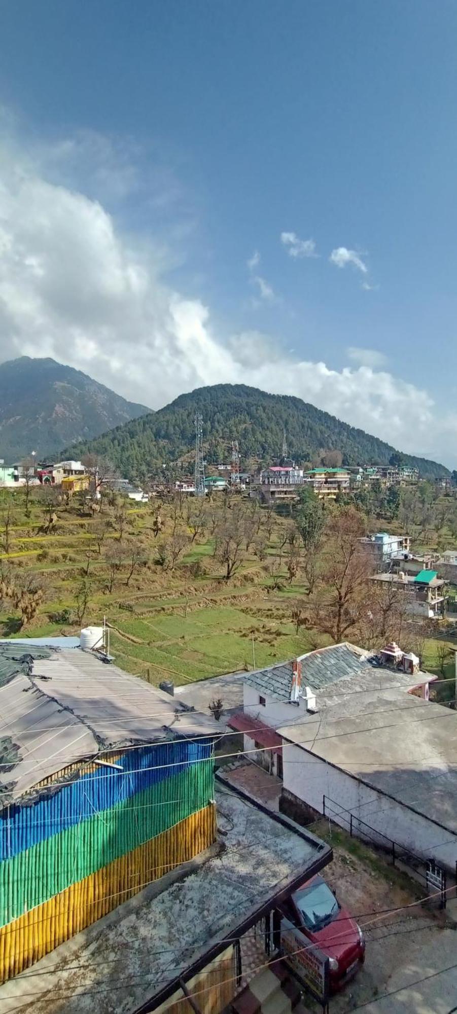 Check-in & Chill * Dharamshala