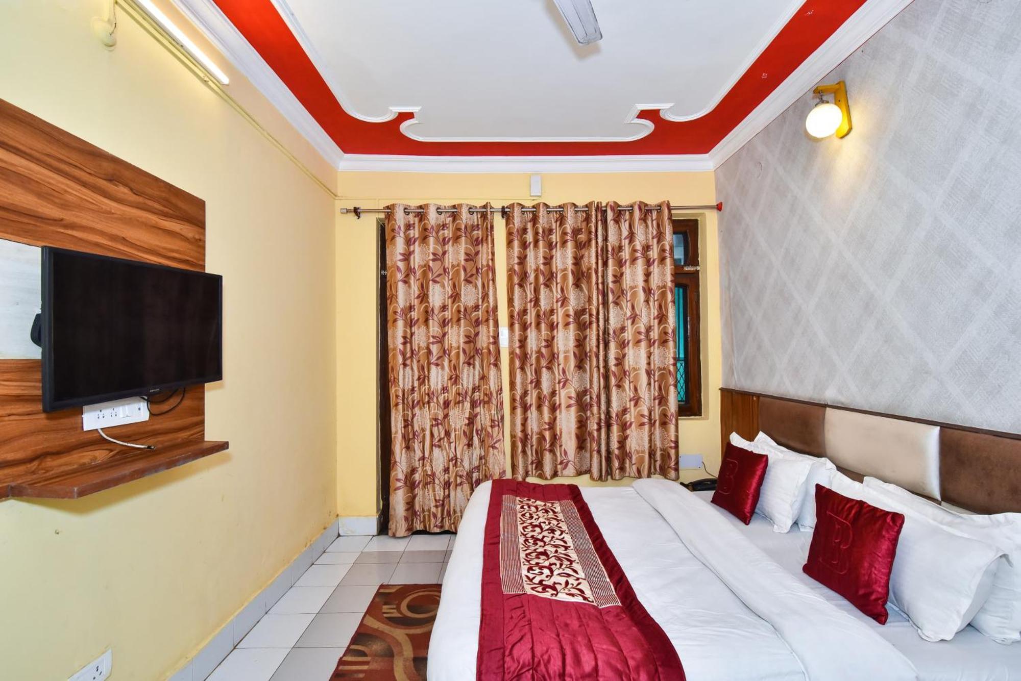 Hotel Mcleodganj Varuni Budget Near Dalai Temple 3*