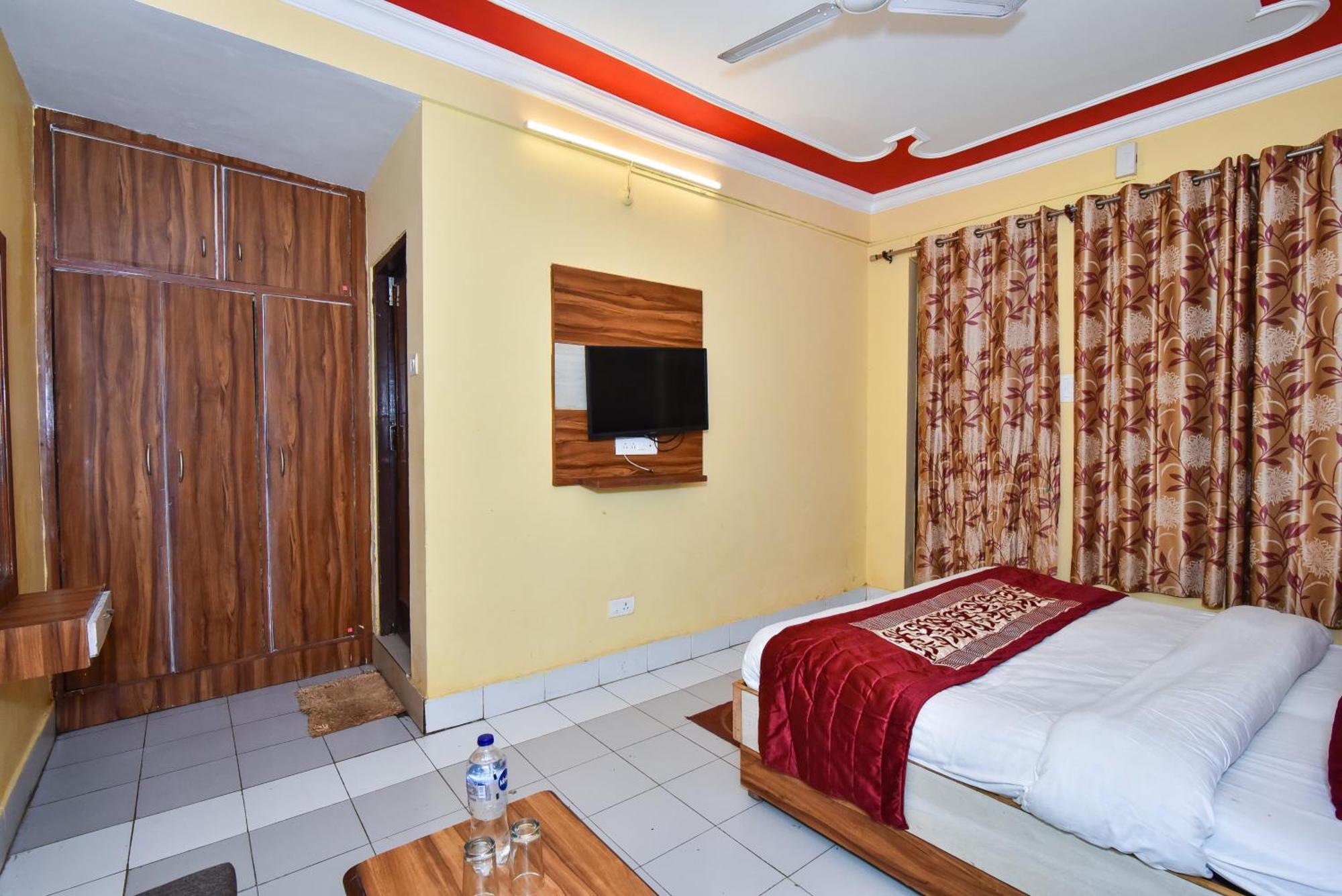 Mcleodganj Varuni Budget Near Dalai Temple 3*