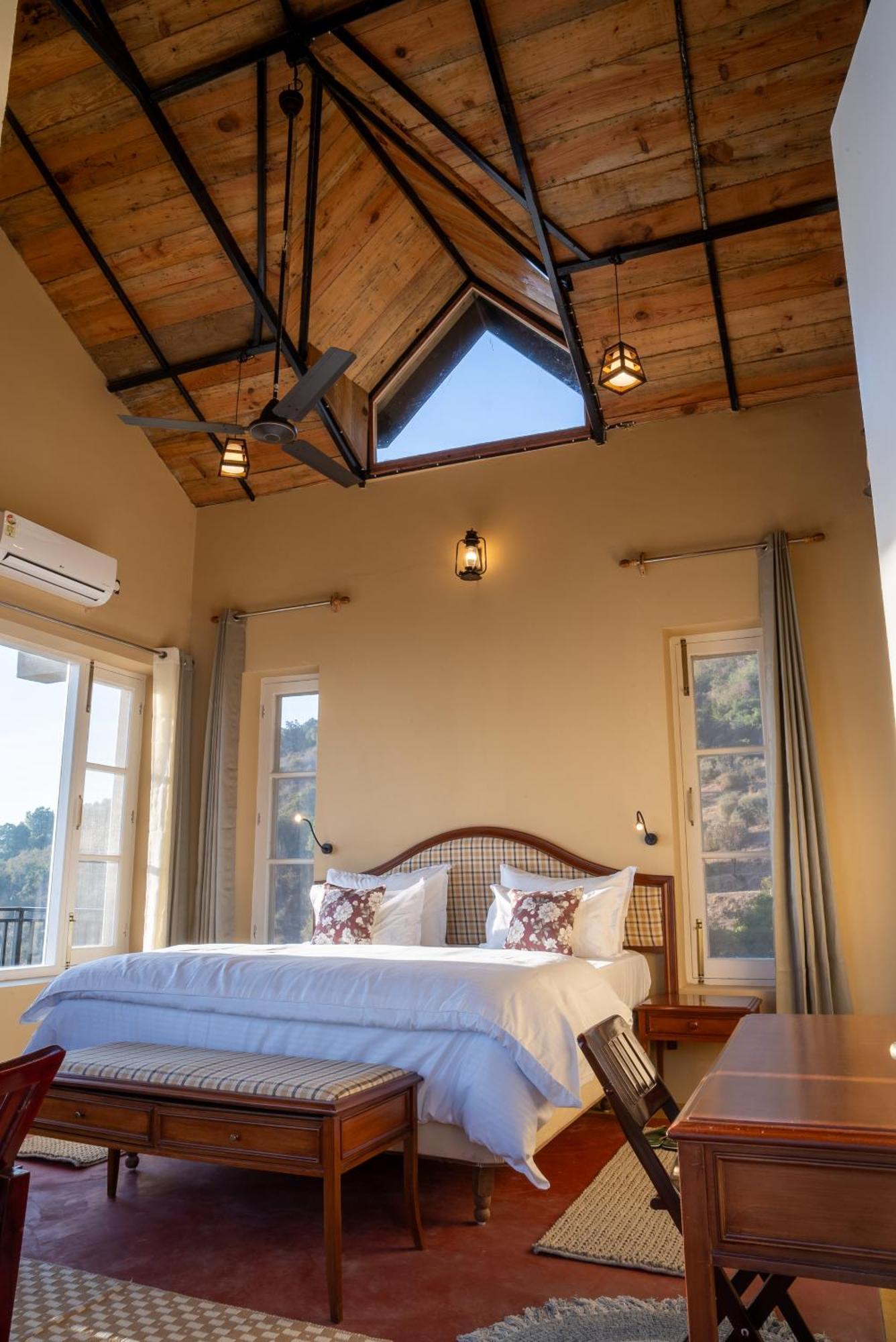 Dastak Retreat Resort *
