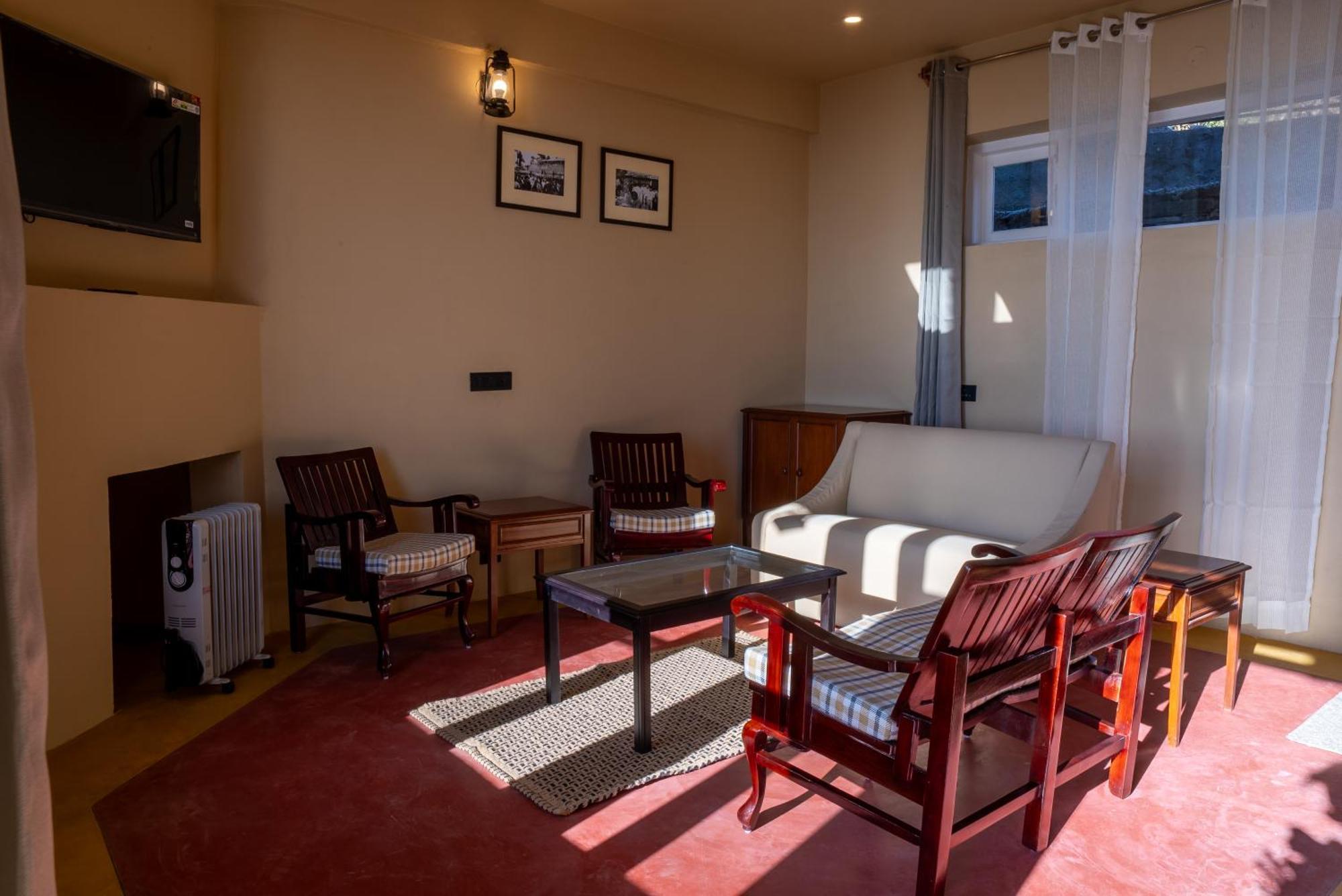 Dastak Retreat Resort *