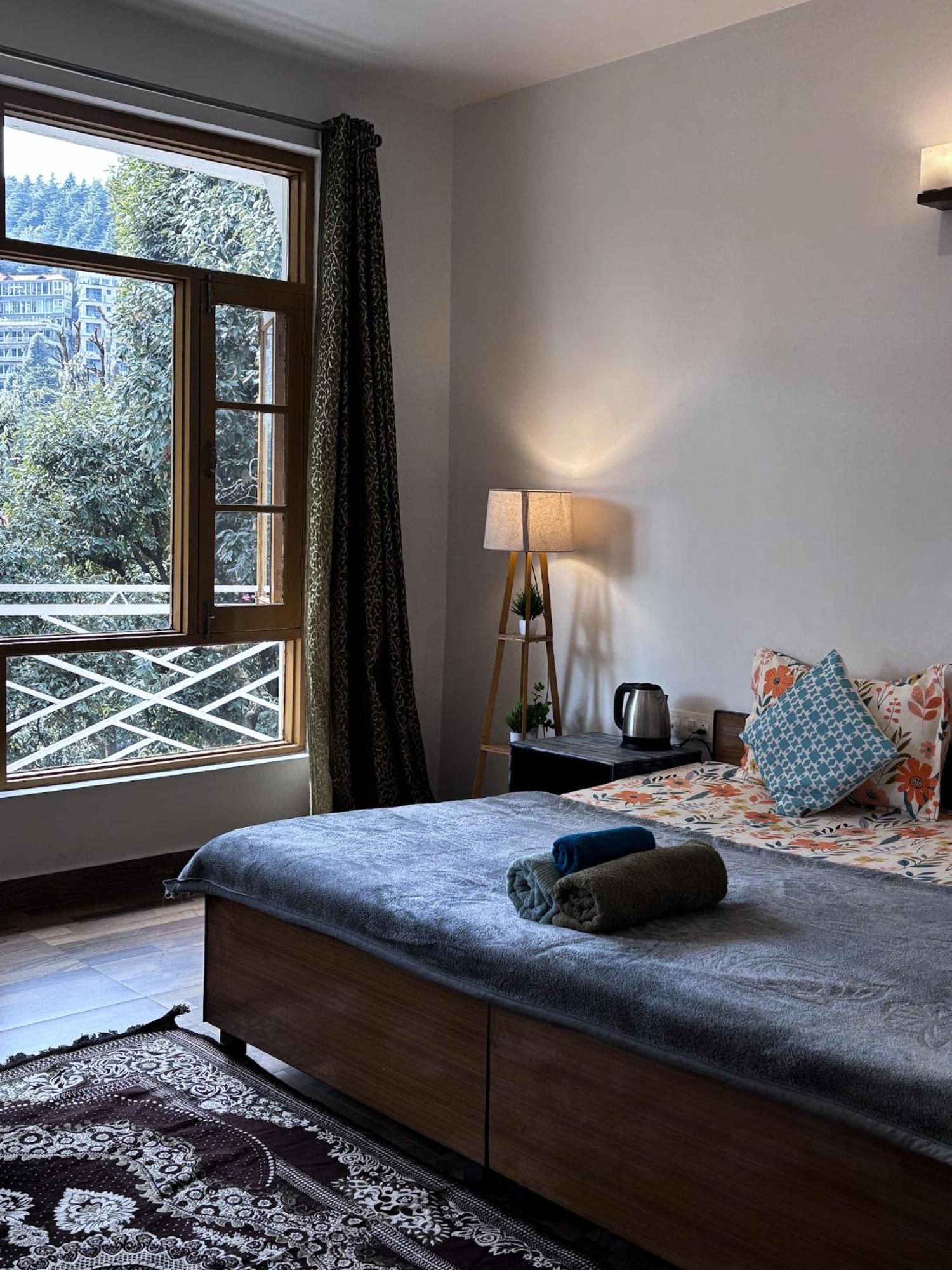 The Void - Dharamkot Homestay